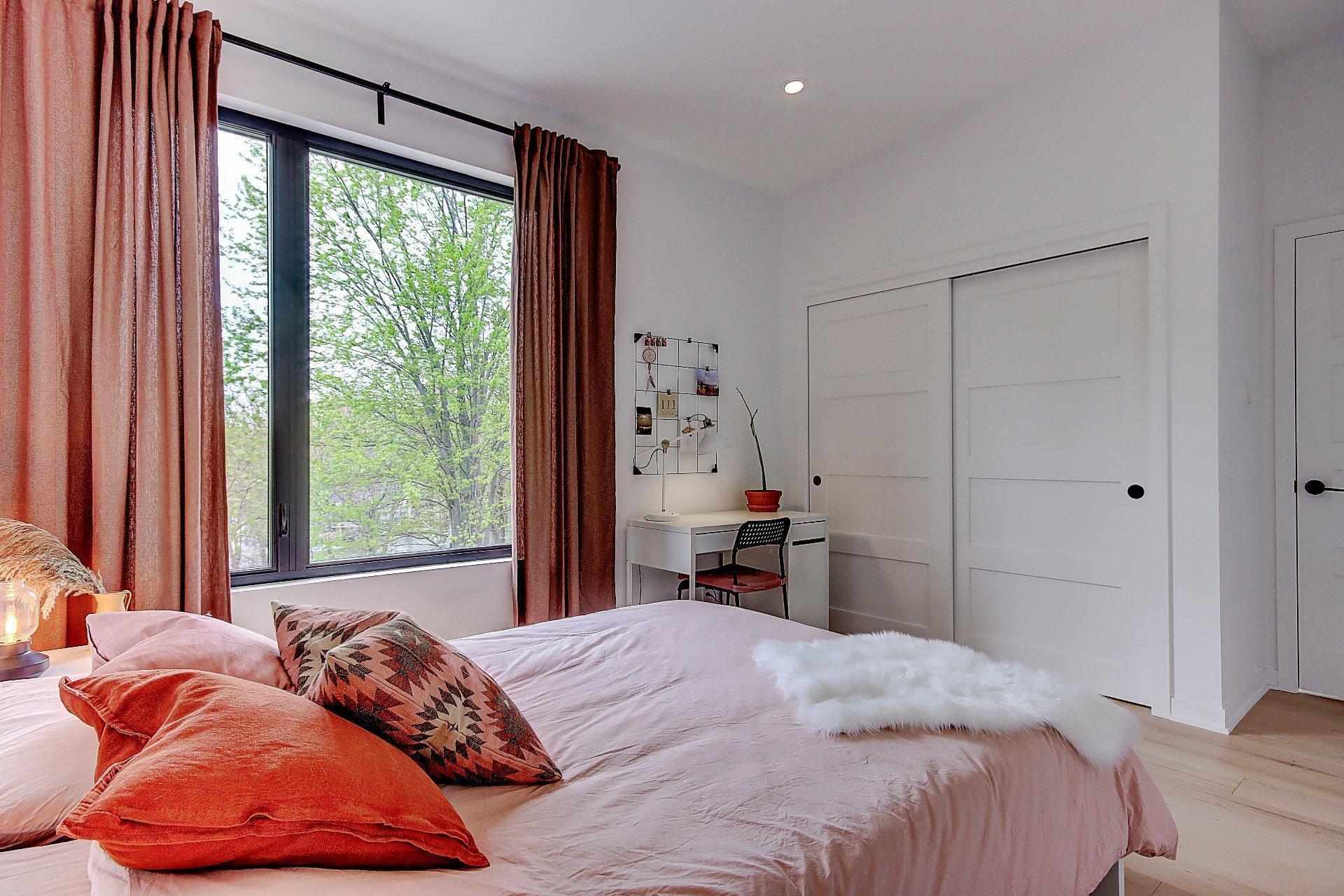 









709


Av. de Venise O.

,
Venise-en-Québec,




QC
J0J2K0

