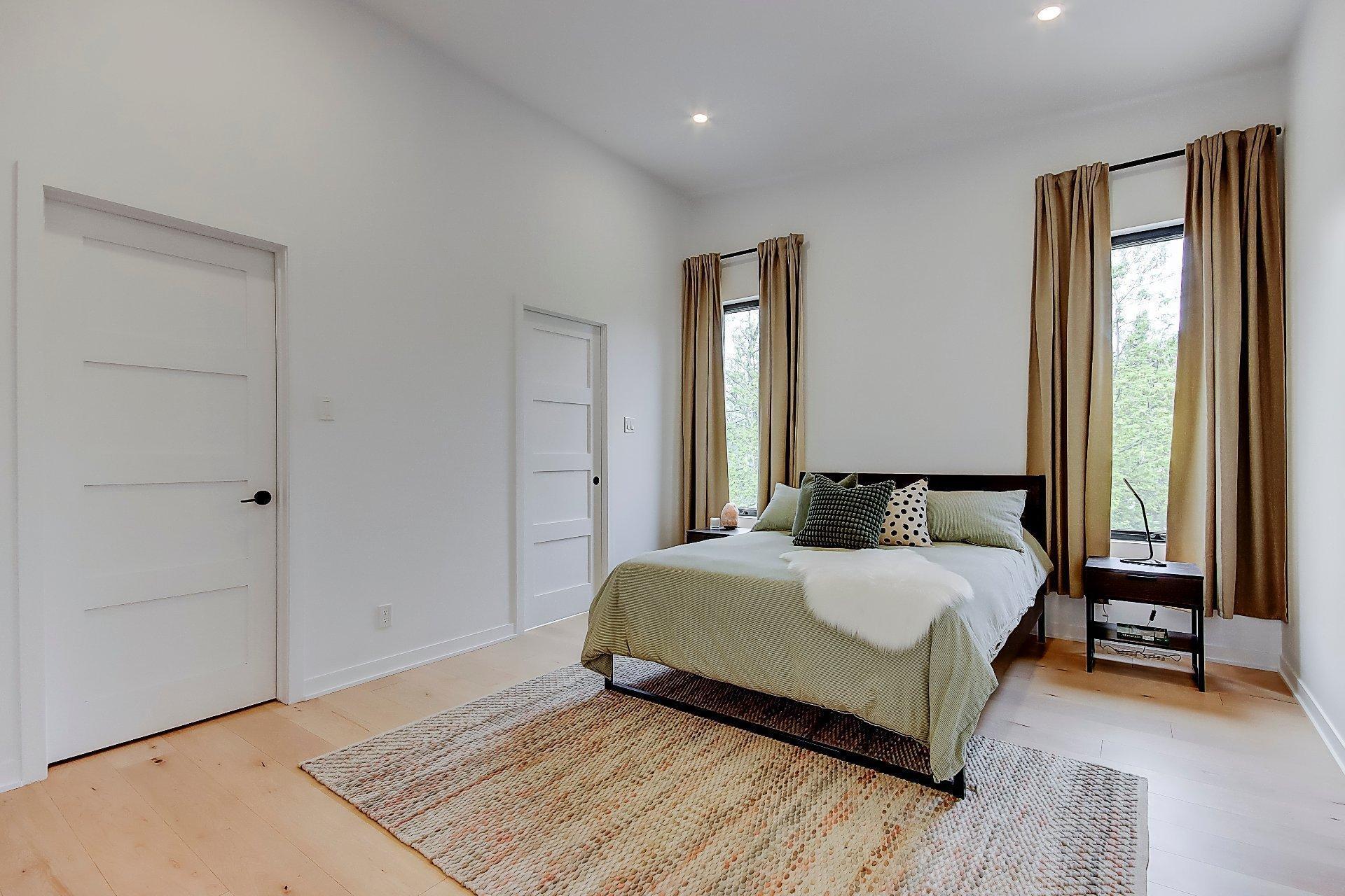 









709


Av. de Venise O.

,
Venise-en-Québec,




QC
J0J2K0

