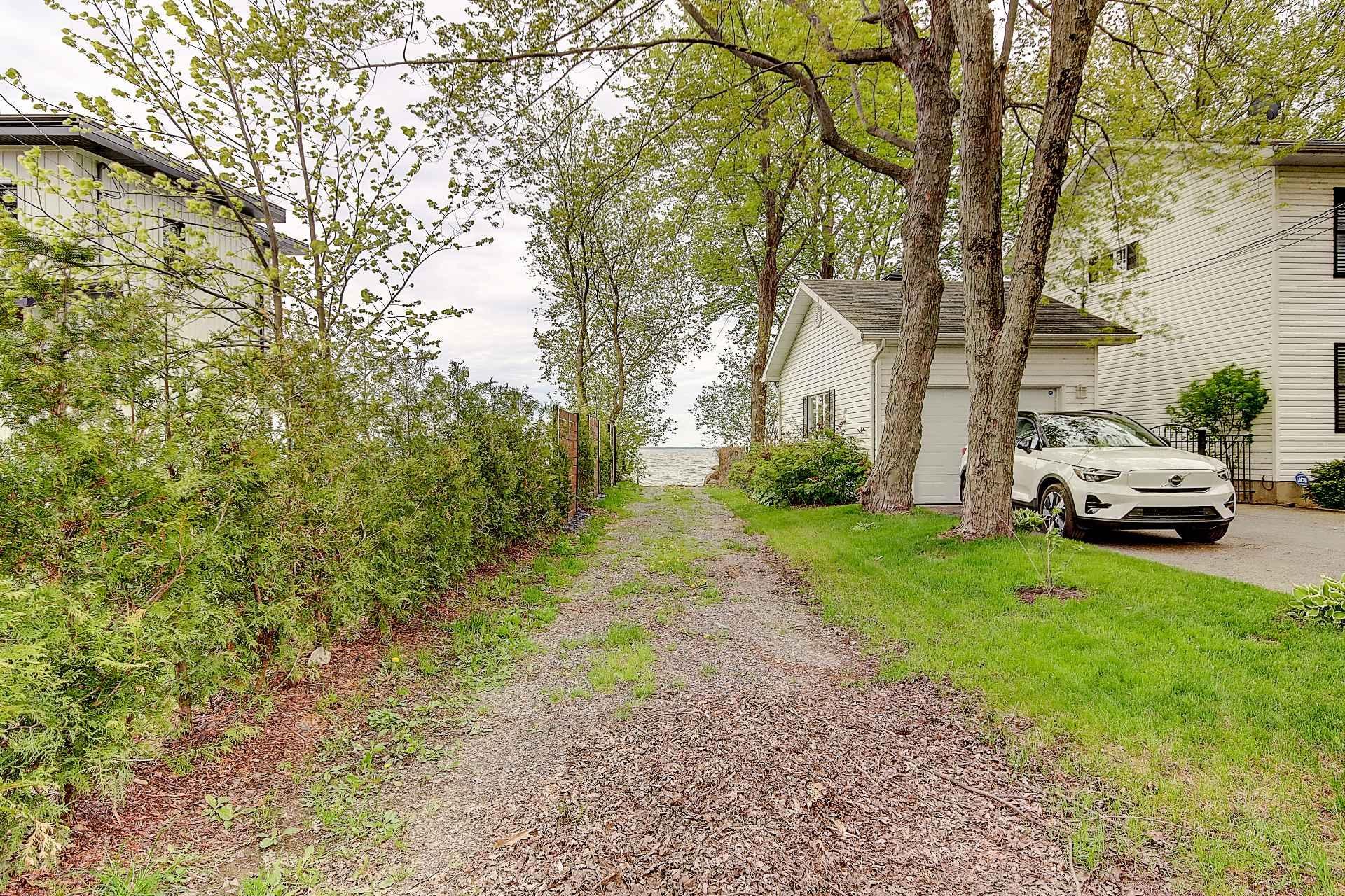









709


Av. de Venise O.

,
Venise-en-Québec,




QC
J0J2K0

