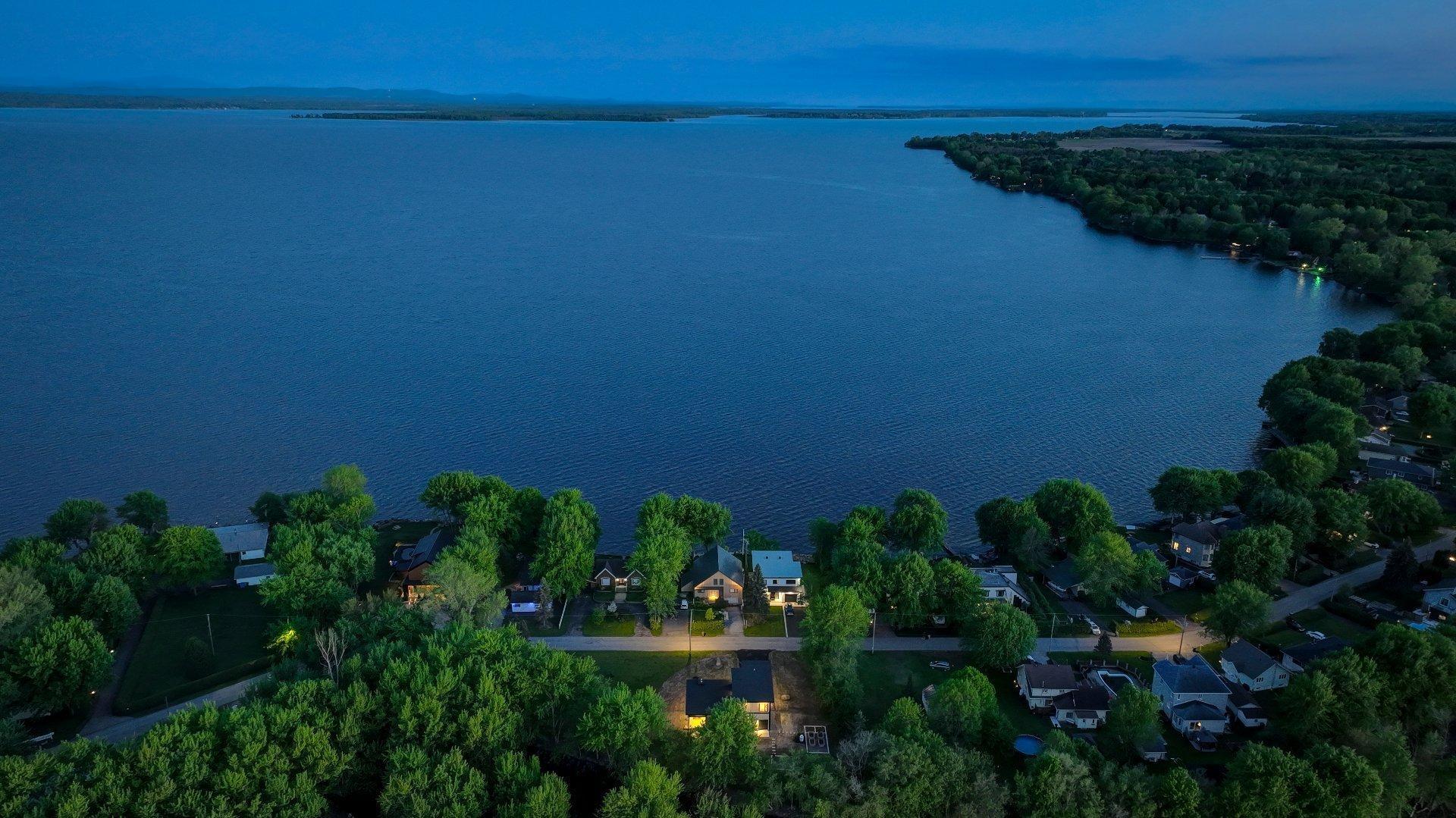 









709


Av. de Venise O.

,
Venise-en-Québec,




QC
J0J2K0

