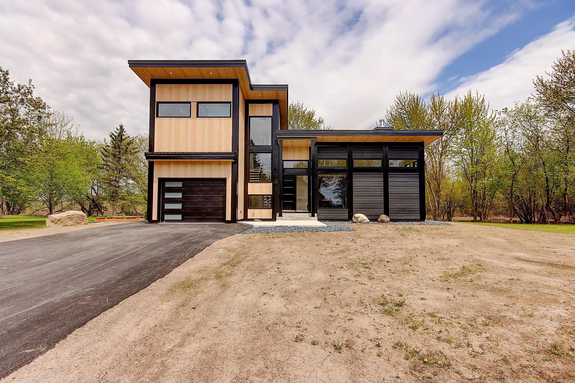 









709


Av. de Venise O.

,
Venise-en-Québec,




QC
J0J2K0

