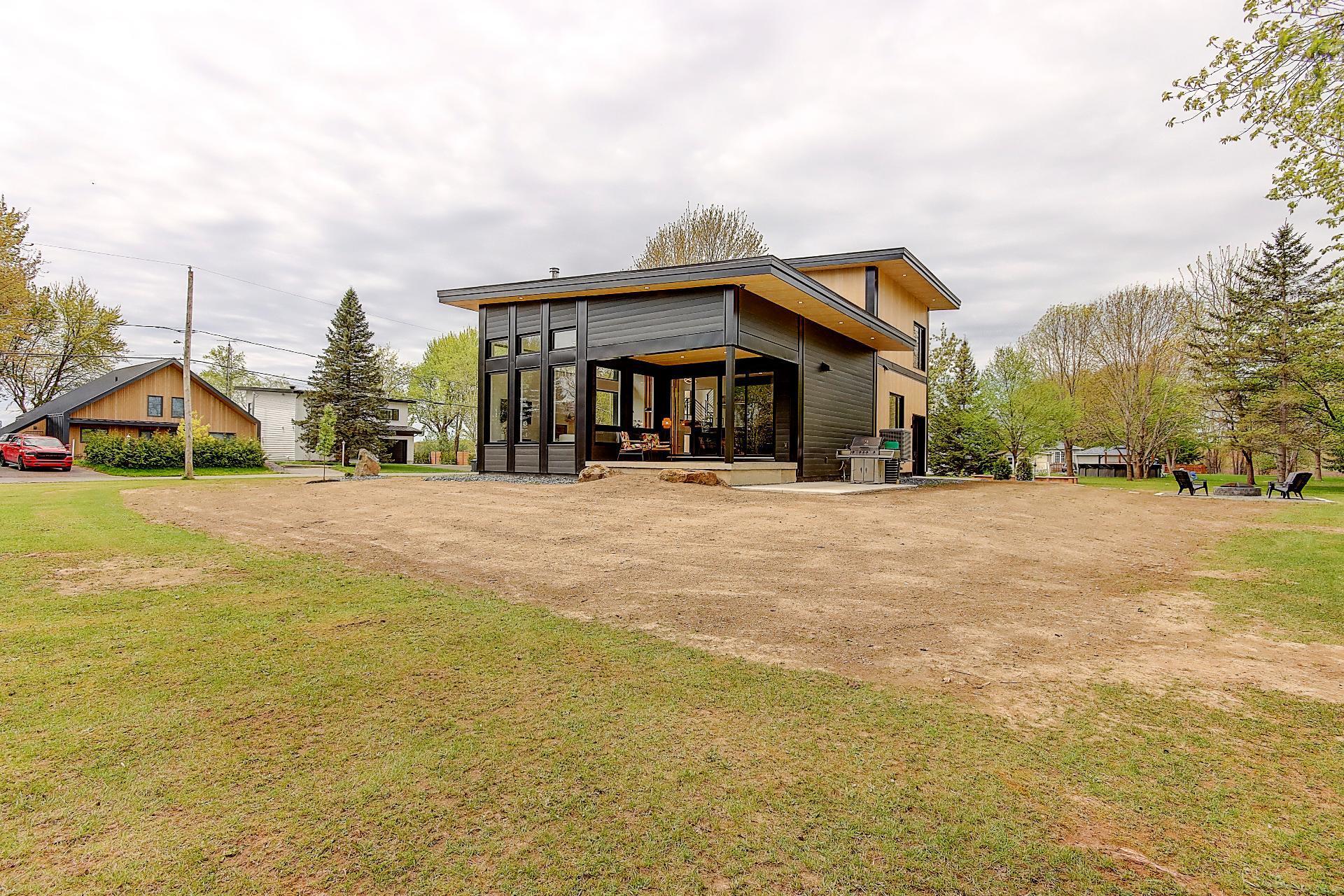 









709


Av. de Venise O.

,
Venise-en-Québec,




QC
J0J2K0

