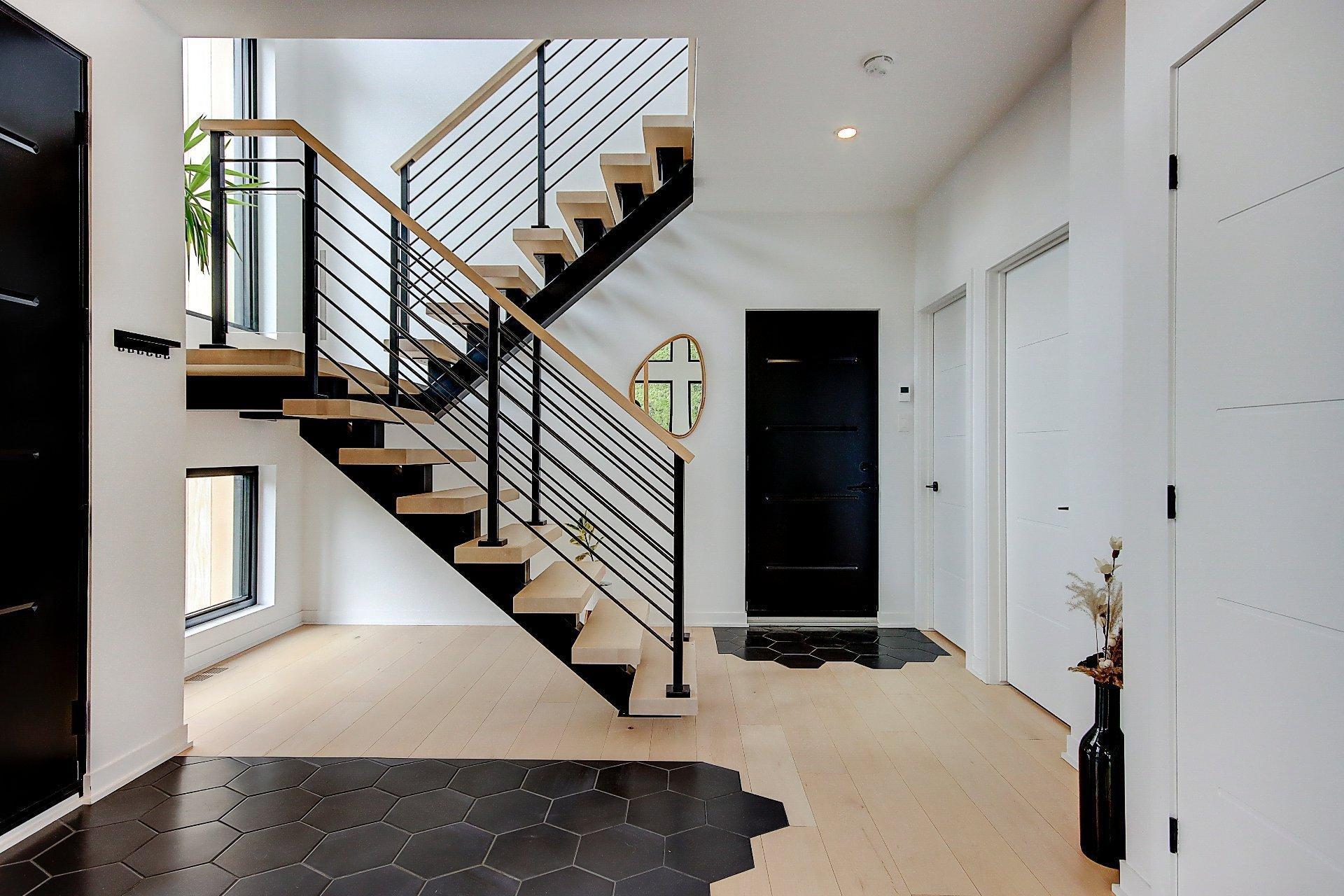 









709


Av. de Venise O.

,
Venise-en-Québec,




QC
J0J2K0

