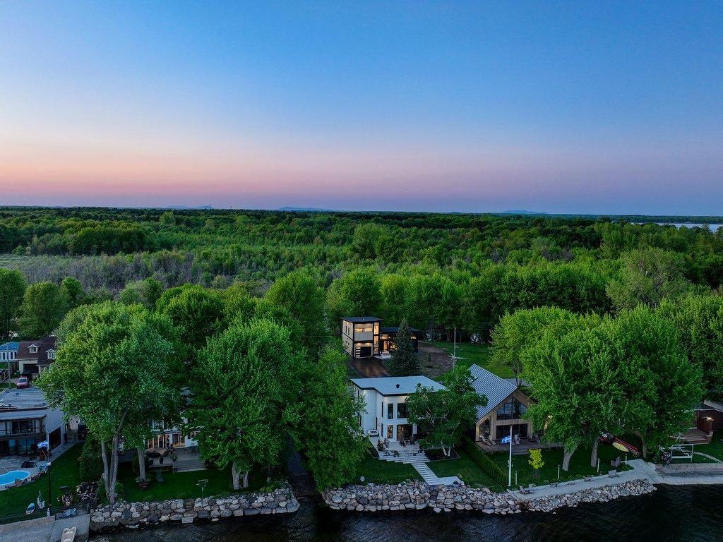 









709


Av. de Venise O.

,
Venise-en-Québec,




QC
J0J2K0

