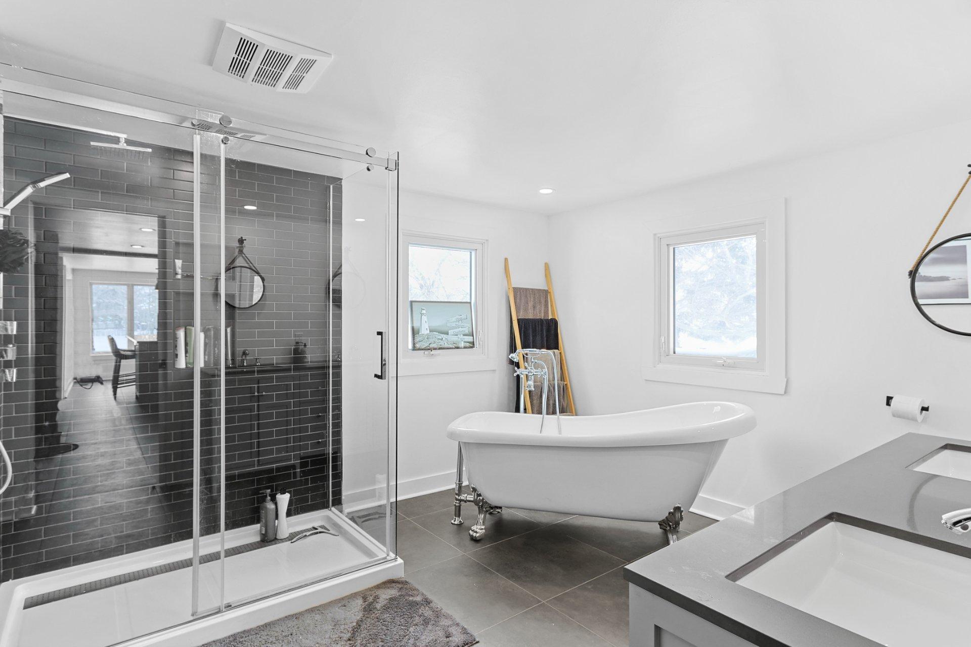 









254


Ch. de la Rivière-des-Fèves N.

,
Saint-Urbain-Premier,




QC
J0S1Y0

