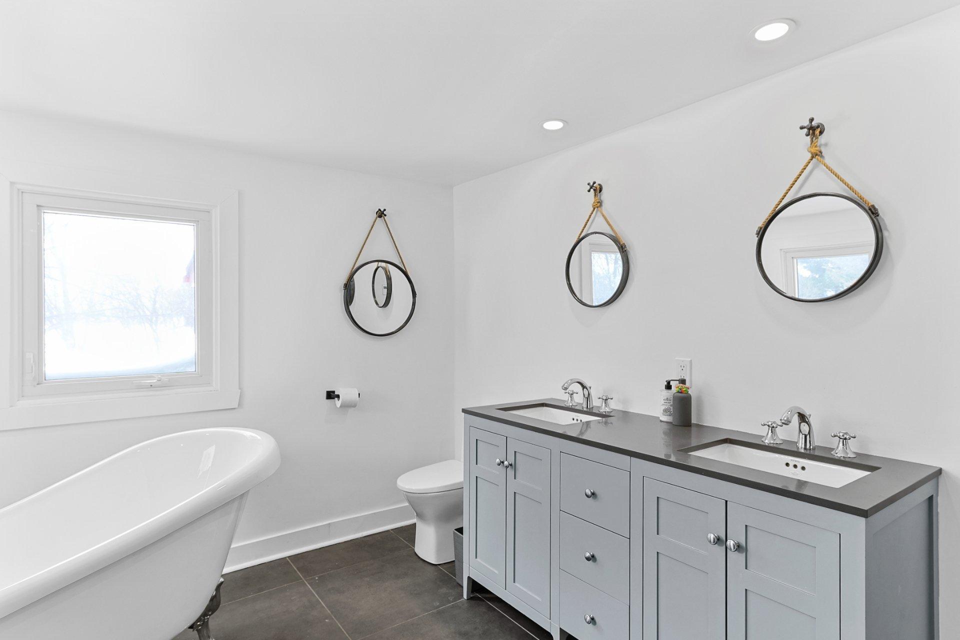 









254


Ch. de la Rivière-des-Fèves N.

,
Saint-Urbain-Premier,




QC
J0S1Y0

