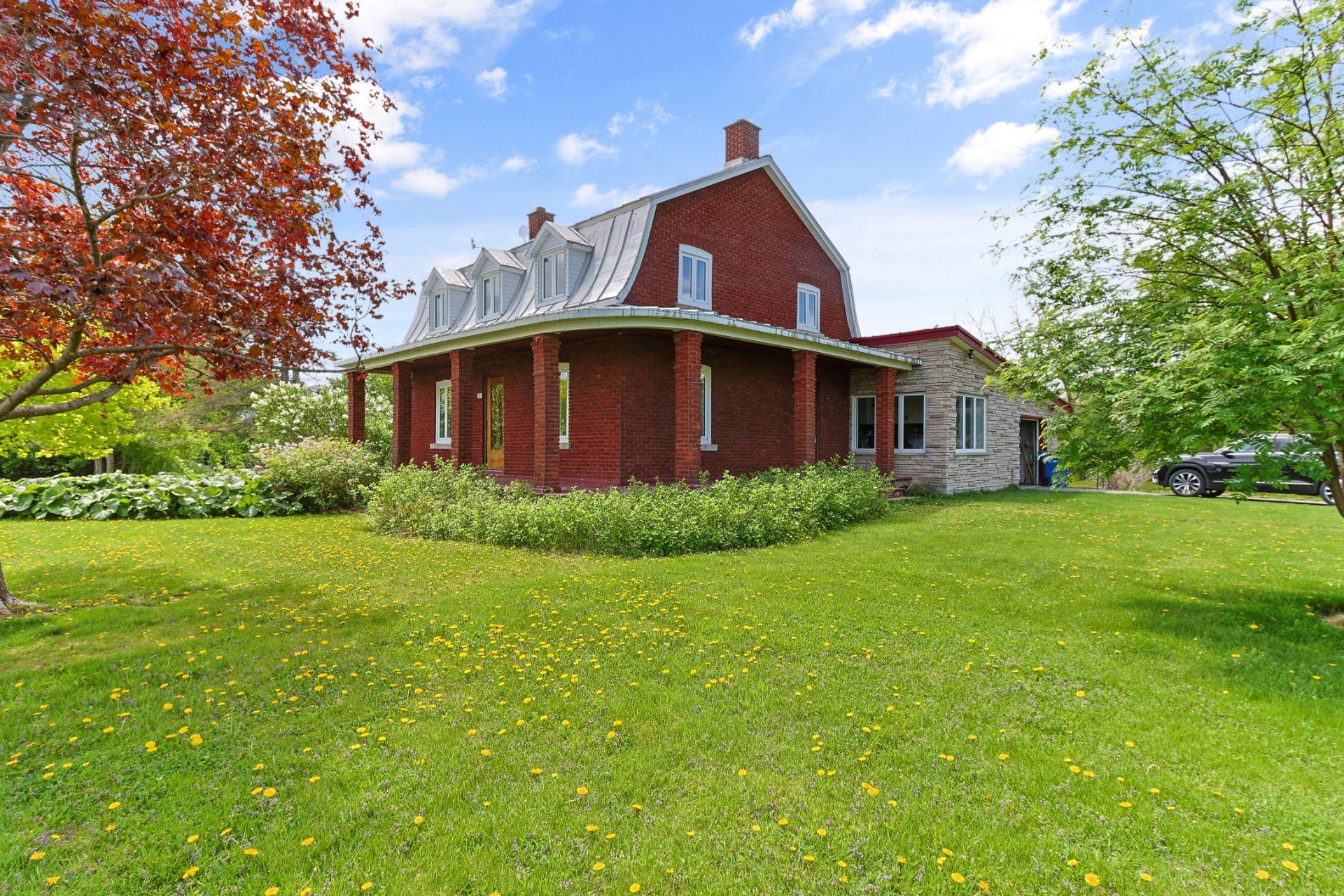 









254


Ch. de la Rivière-des-Fèves N.

,
Saint-Urbain-Premier,




QC
J0S1Y0

