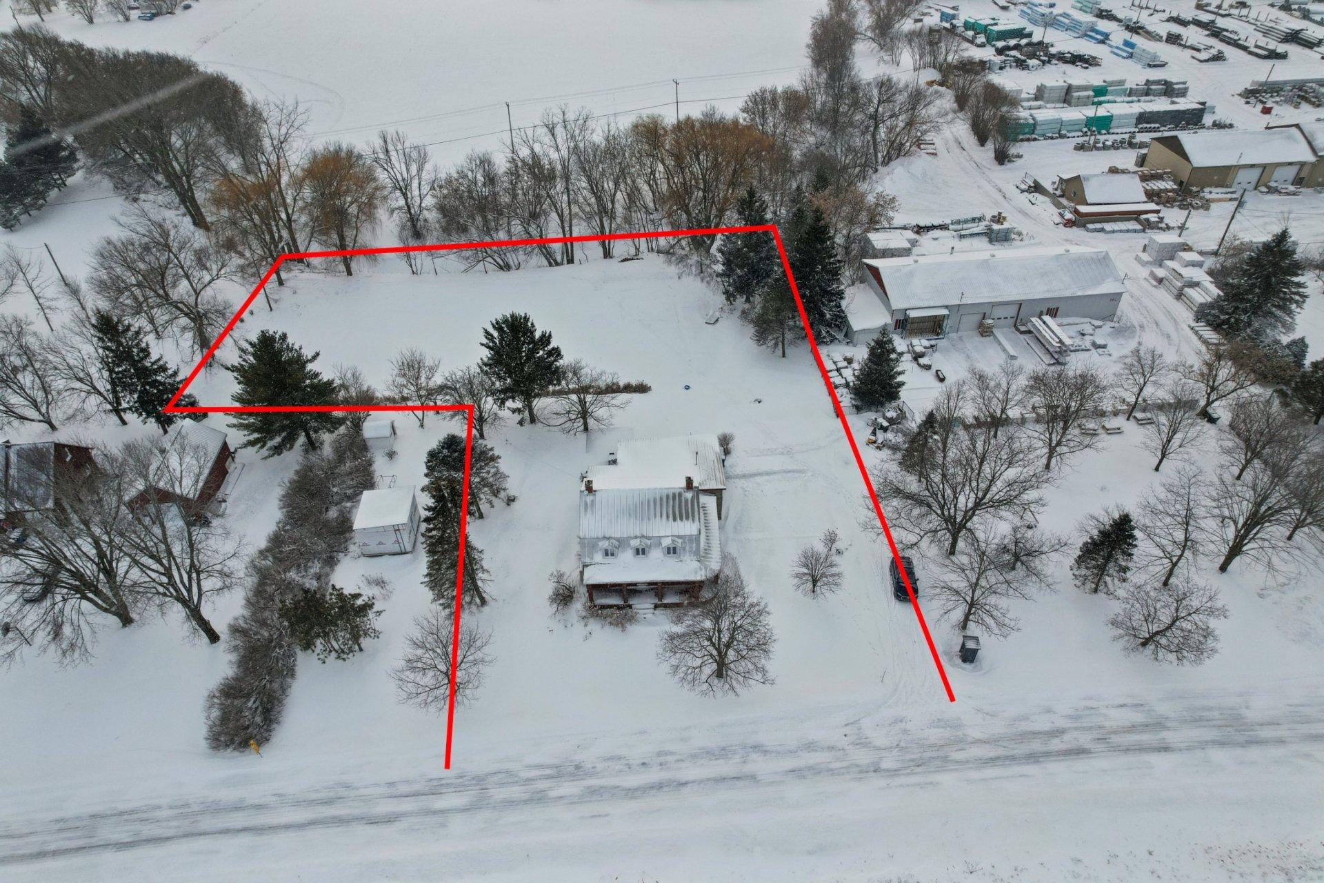 









254


Ch. de la Rivière-des-Fèves N.

,
Saint-Urbain-Premier,




QC
J0S1Y0

