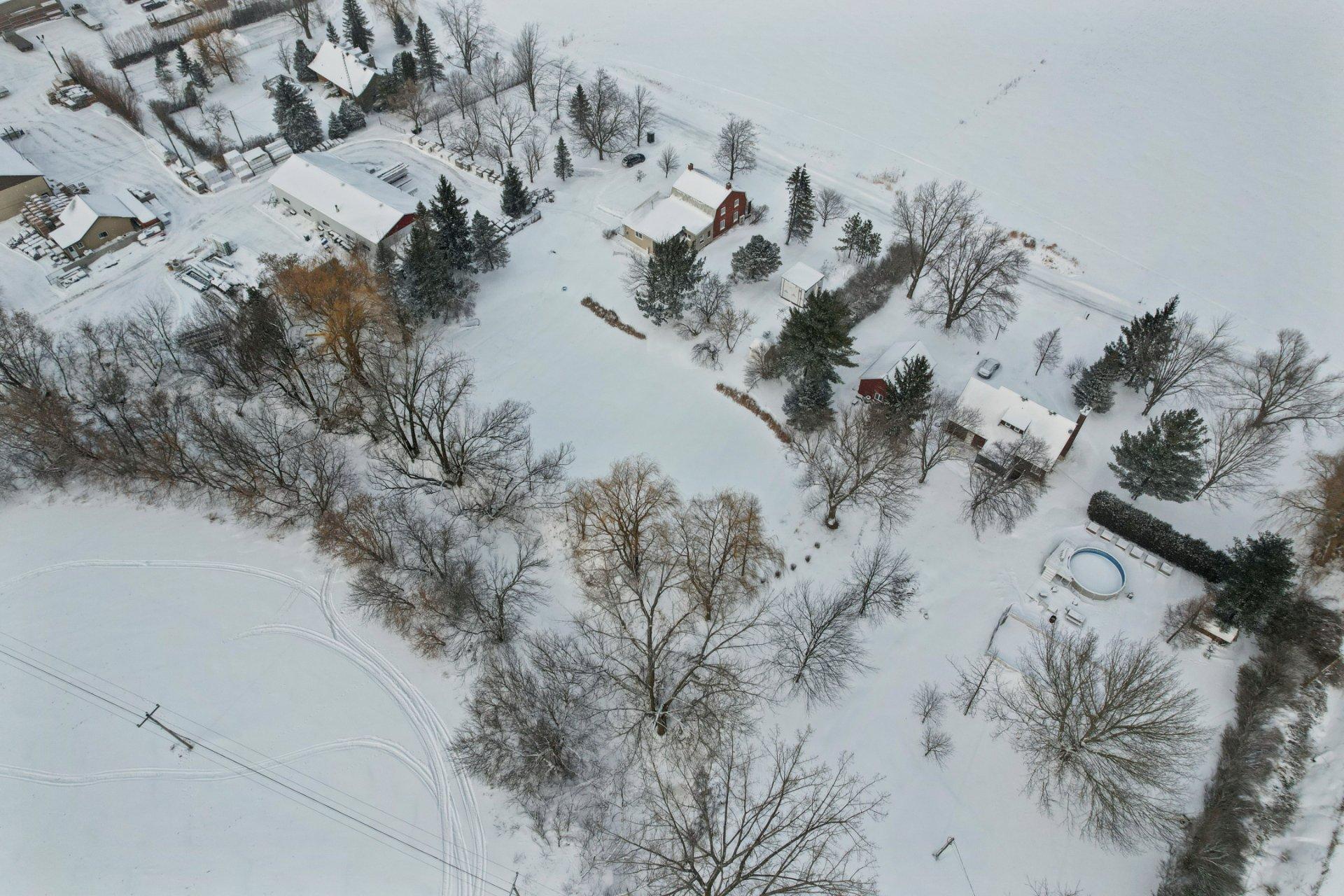 









254


Ch. de la Rivière-des-Fèves N.

,
Saint-Urbain-Premier,




QC
J0S1Y0

