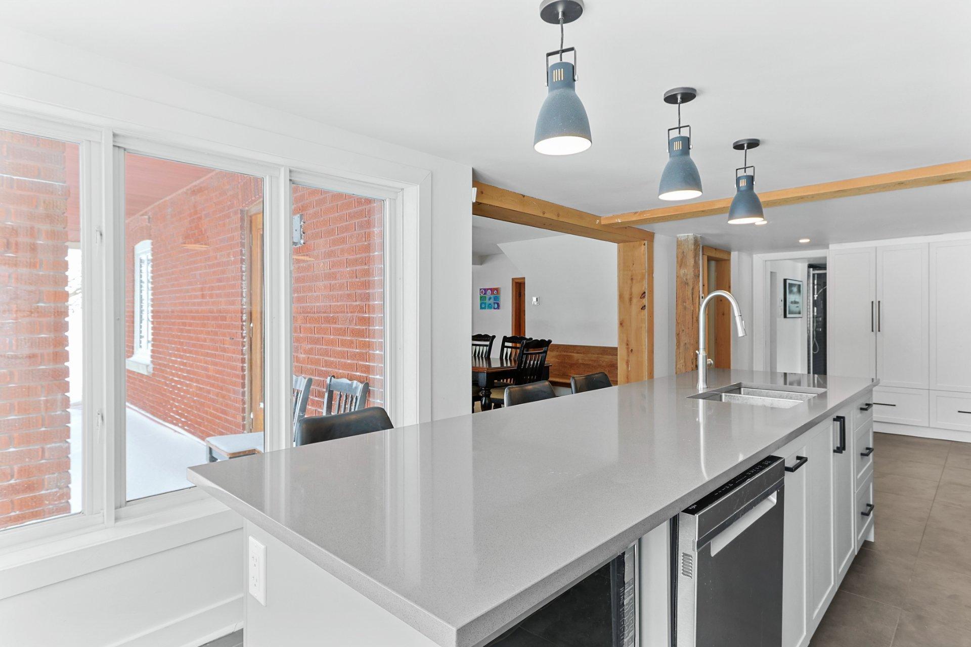 









254


Ch. de la Rivière-des-Fèves N.

,
Saint-Urbain-Premier,




QC
J0S1Y0

