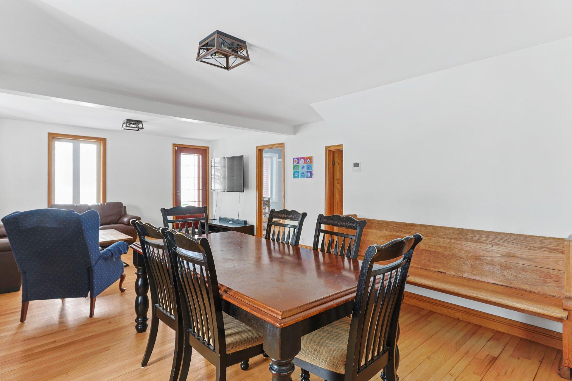 









254


Ch. de la Rivière-des-Fèves N.

,
Saint-Urbain-Premier,




QC
J0S1Y0

