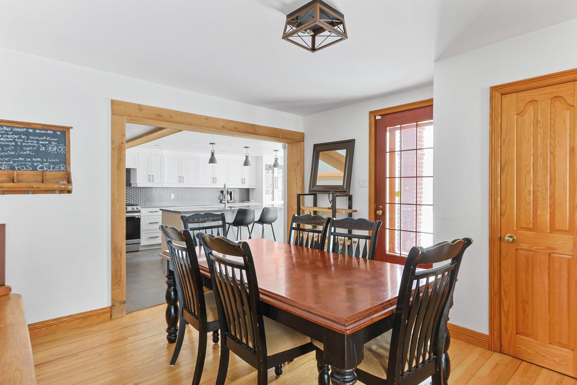 









254


Ch. de la Rivière-des-Fèves N.

,
Saint-Urbain-Premier,




QC
J0S1Y0

