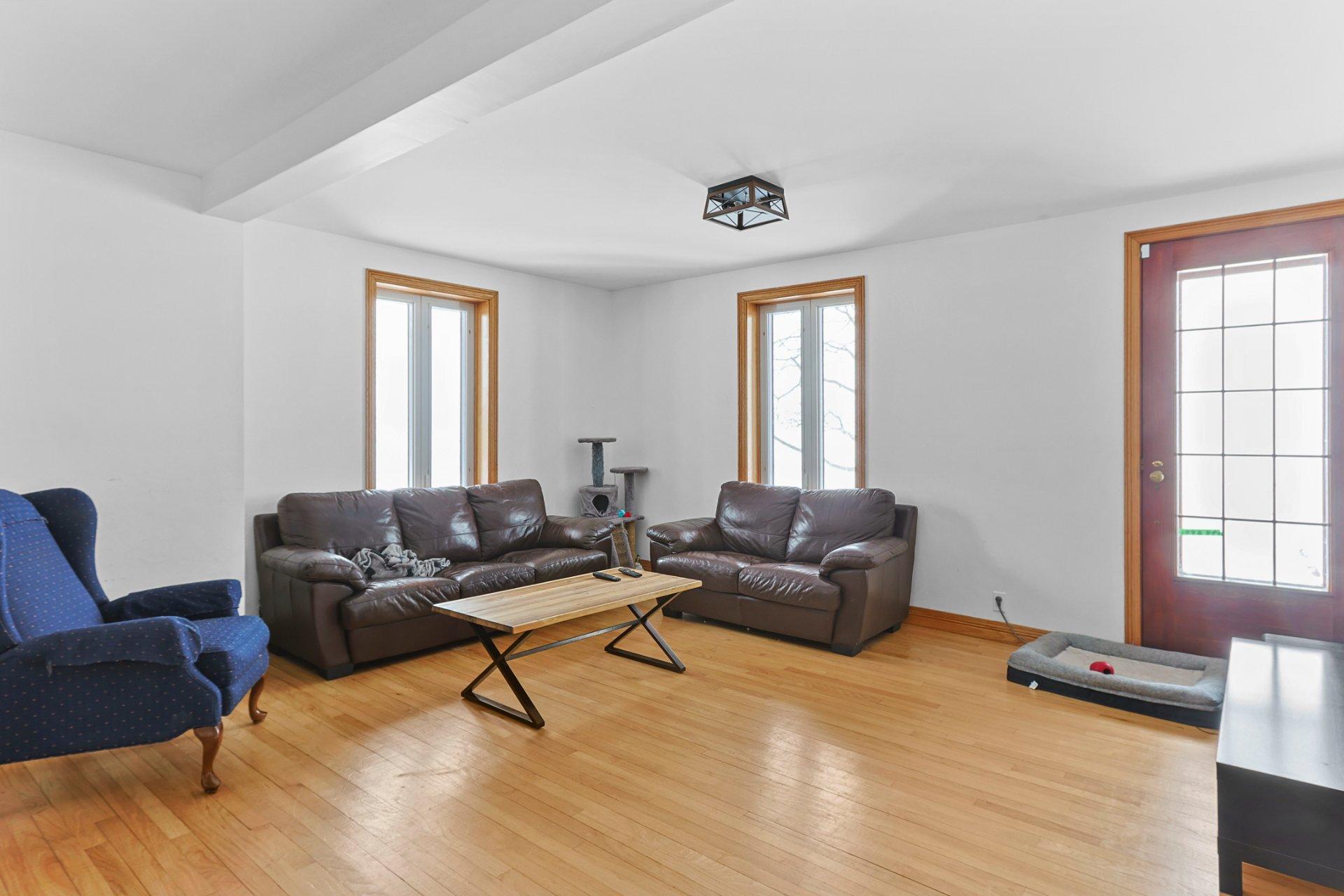 









254


Ch. de la Rivière-des-Fèves N.

,
Saint-Urbain-Premier,




QC
J0S1Y0

