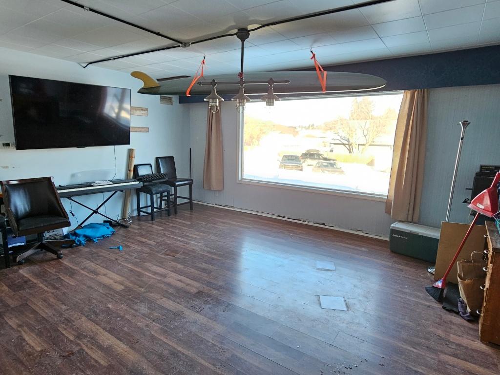 









185


HIGGINS

Street,
Kimberley,




BC
V1A 1K5

