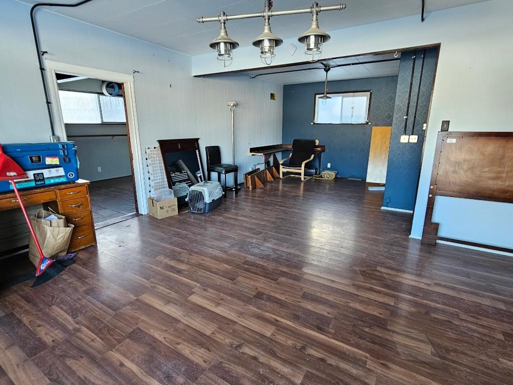 









185


HIGGINS

Street,
Kimberley,




BC
V1A 1K5

