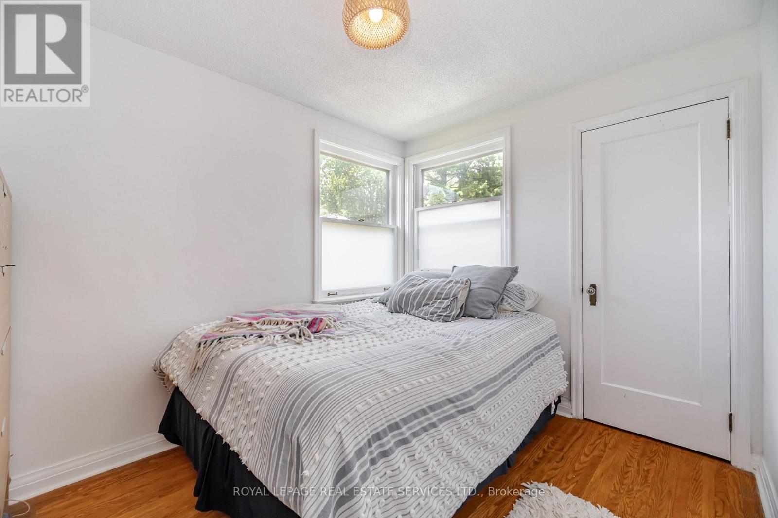 












2149 CAROLINE STREET

,
Burlington,




Ontario
L7R1L7

