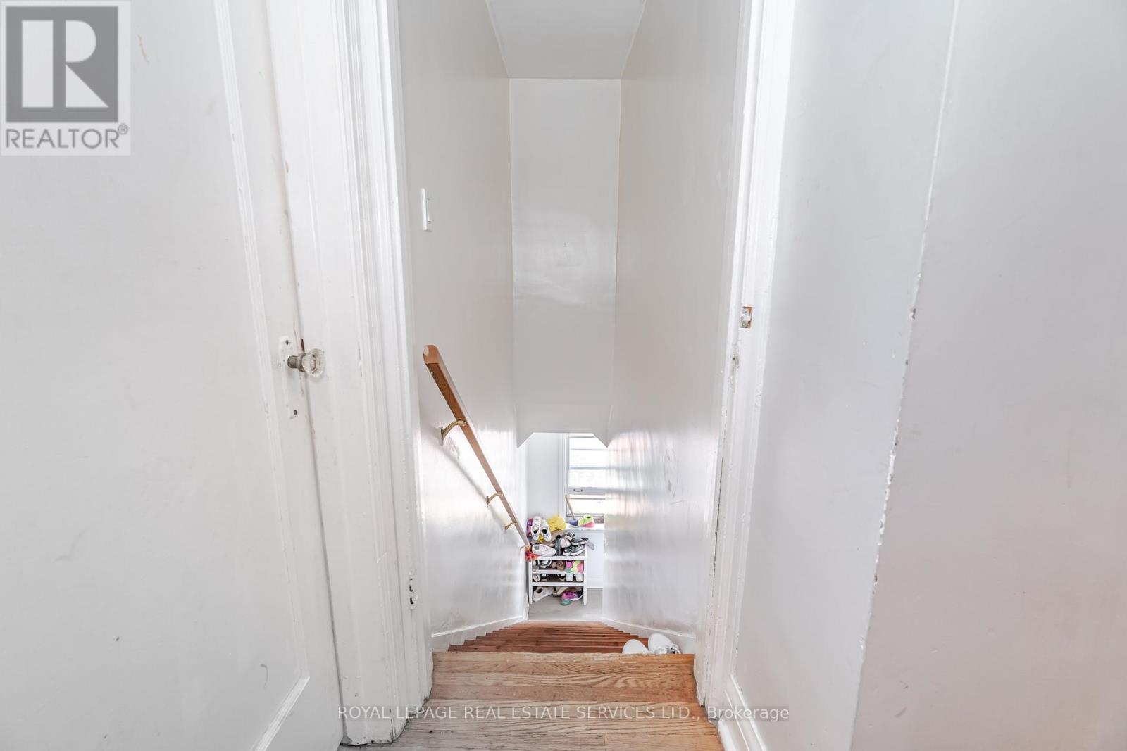 












2149 CAROLINE STREET

,
Burlington,




Ontario
L7R1L7

