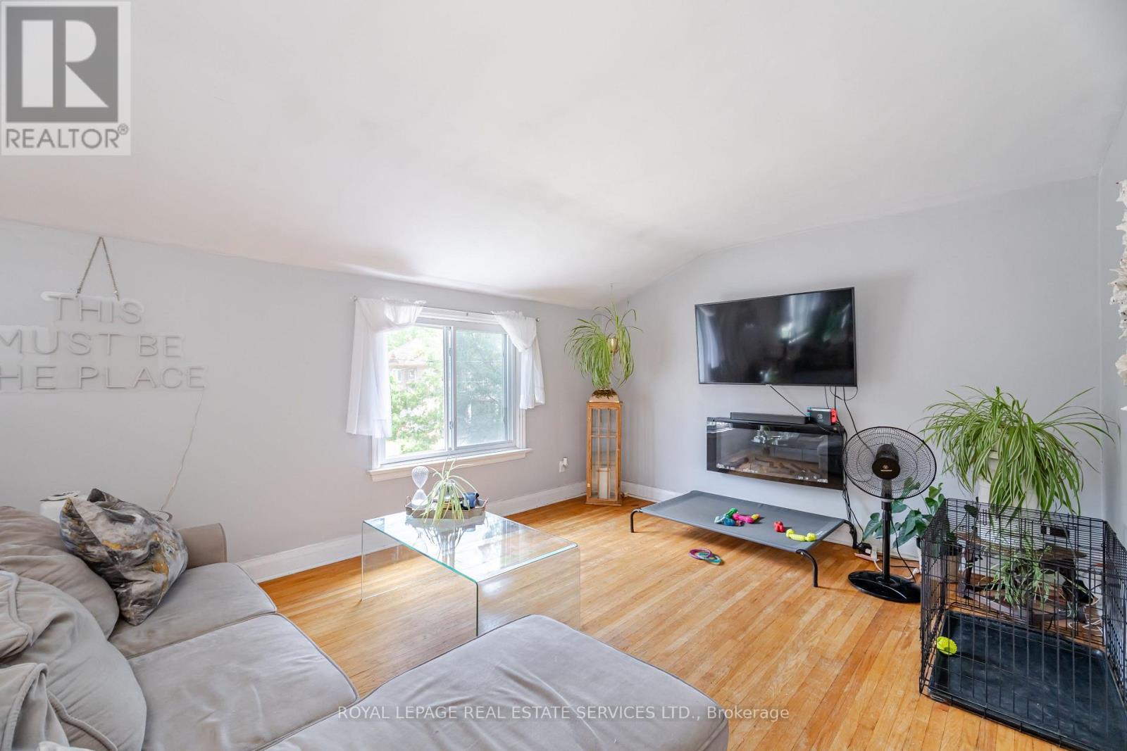 












2149 CAROLINE STREET

,
Burlington,




Ontario
L7R1L7

