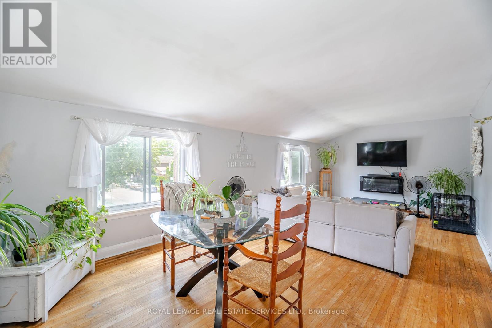 












2149 CAROLINE STREET

,
Burlington,




Ontario
L7R1L7


