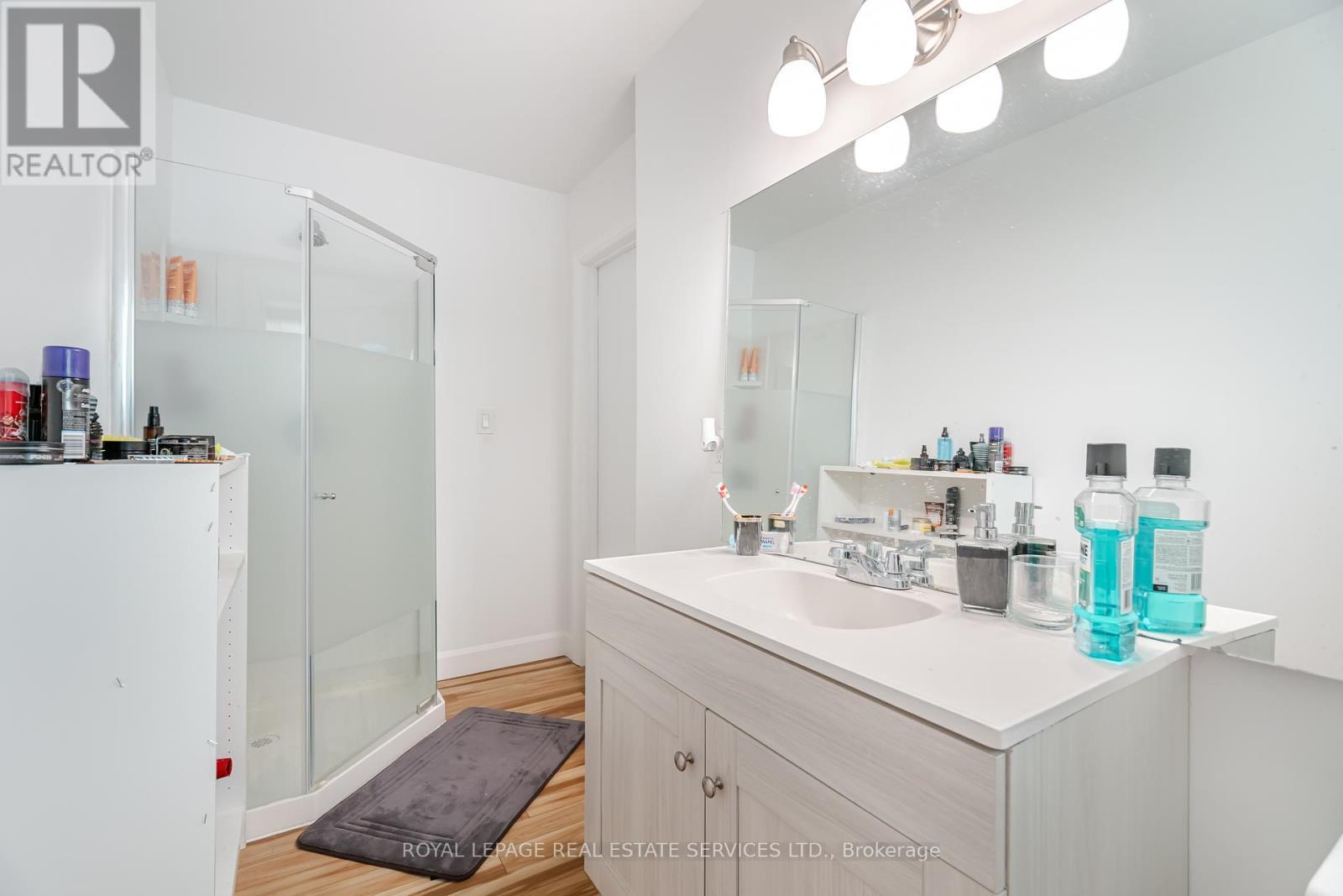 












2149 CAROLINE STREET

,
Burlington,




Ontario
L7R1L7

