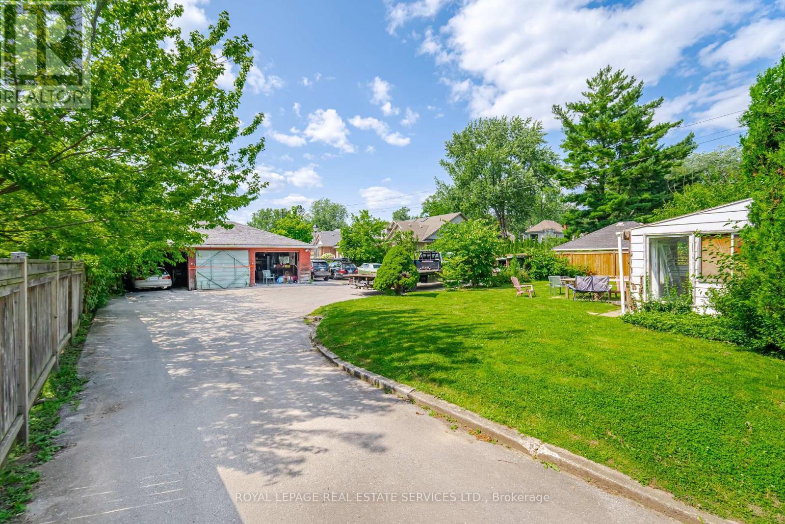 












2149 CAROLINE STREET

,
Burlington,




Ontario
L7R1L7

