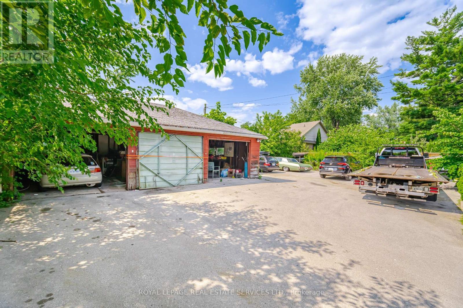 












2149 CAROLINE STREET

,
Burlington,




Ontario
L7R1L7

