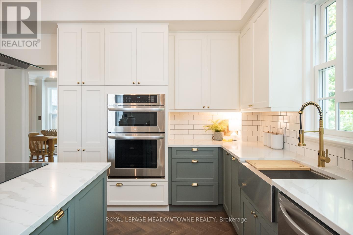 












49 JAMES STREET

,
Milton,




Ontario
L9T2P5


