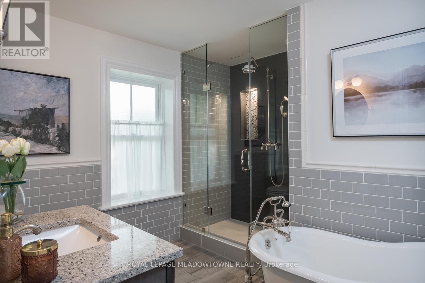 












49 JAMES STREET

,
Milton,




Ontario
L9T2P5

