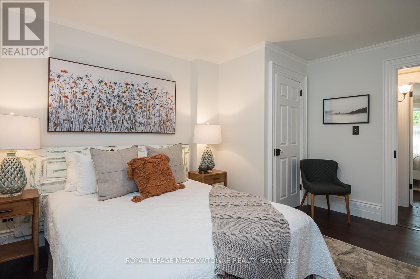 












49 JAMES STREET

,
Milton,




Ontario
L9T2P5

