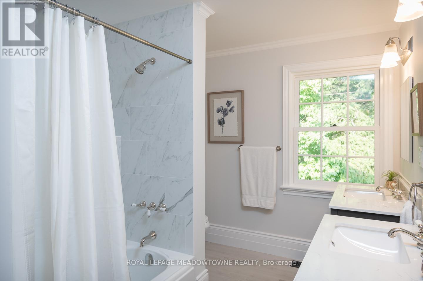 












49 JAMES STREET

,
Milton,




Ontario
L9T2P5

