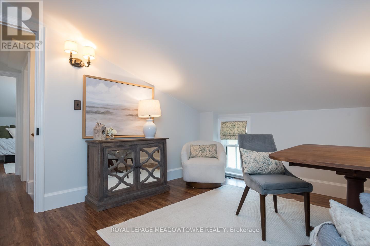 












49 JAMES STREET

,
Milton,




Ontario
L9T2P5

