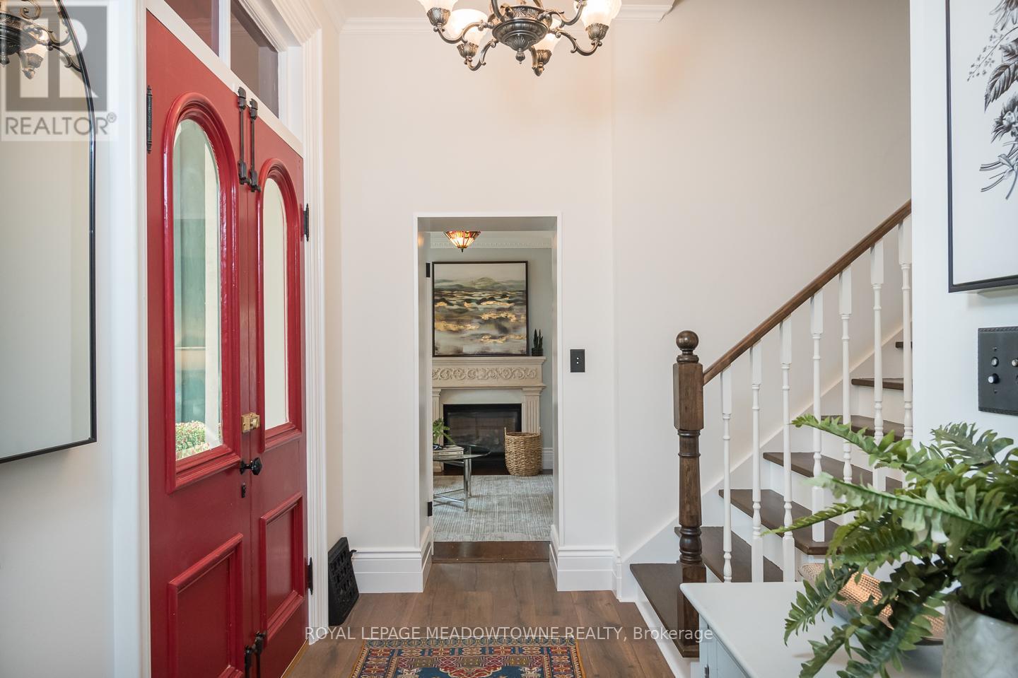 












49 JAMES STREET

,
Milton,




Ontario
L9T2P5

