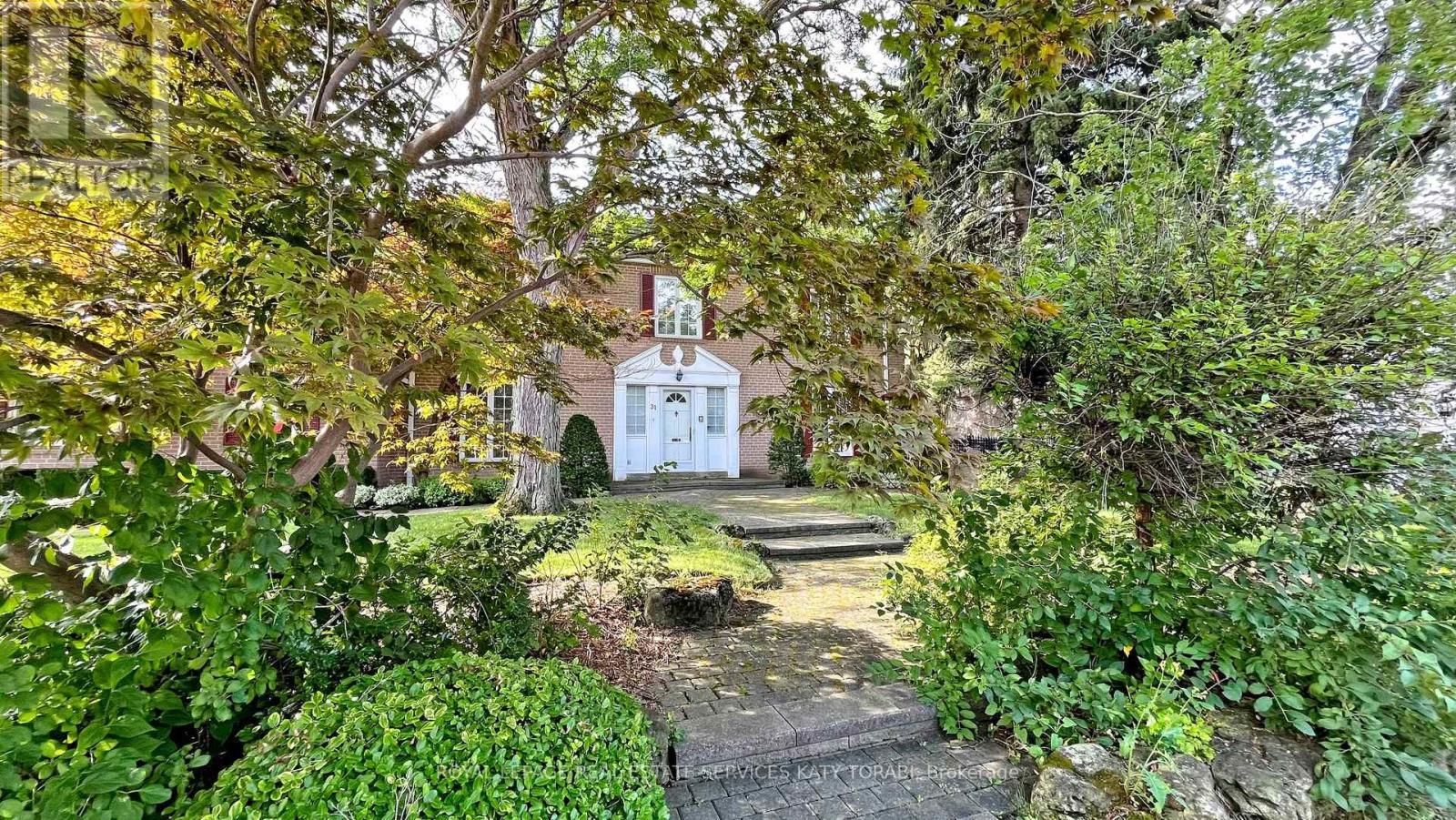 












31 SAINTFIELD AVENUE

,
Toronto,




Ontario
M3C2M7

