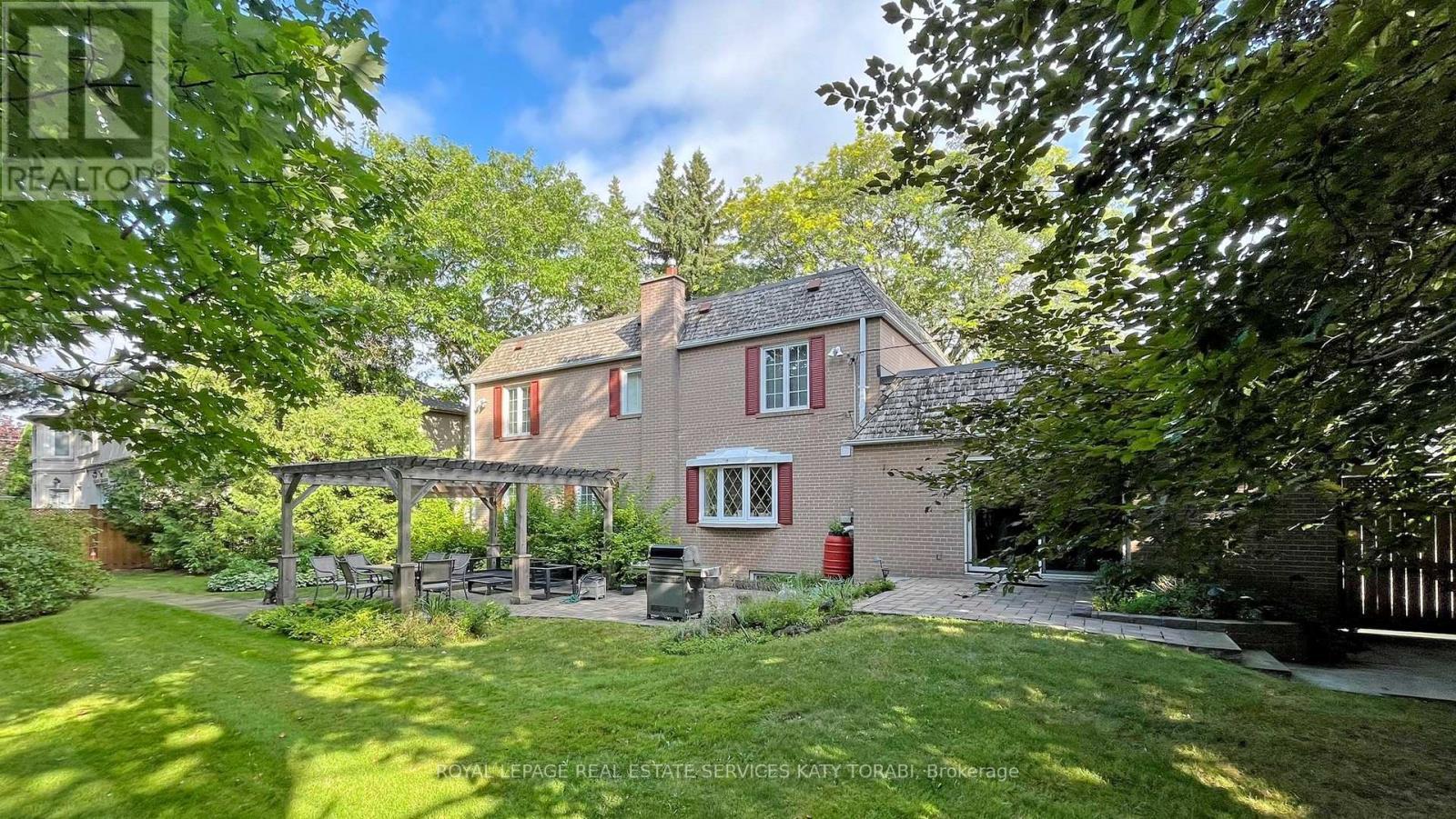 












31 SAINTFIELD AVENUE

,
Toronto,




Ontario
M3C2M7


