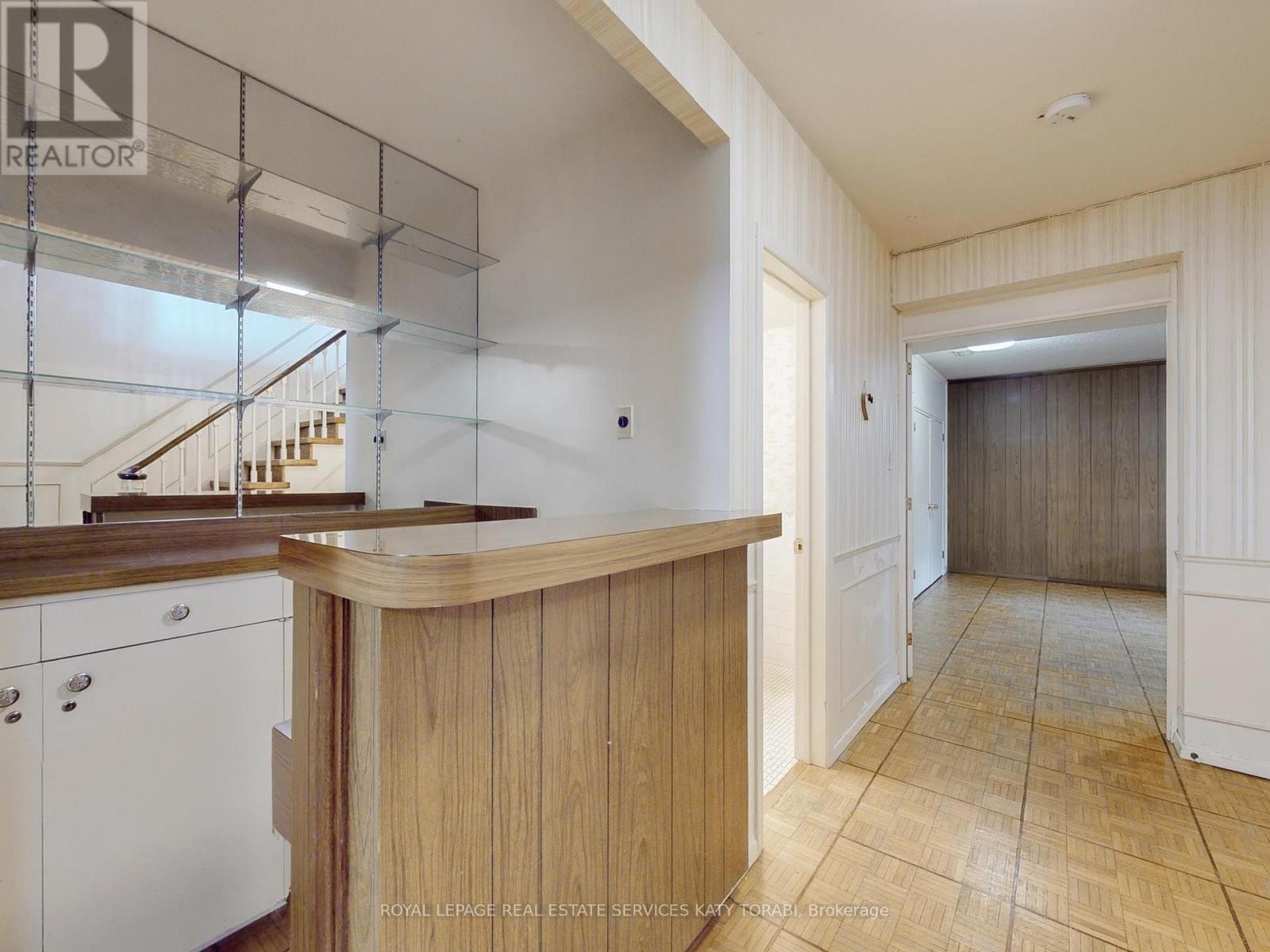 












31 SAINTFIELD AVENUE

,
Toronto,




Ontario
M3C2M7

