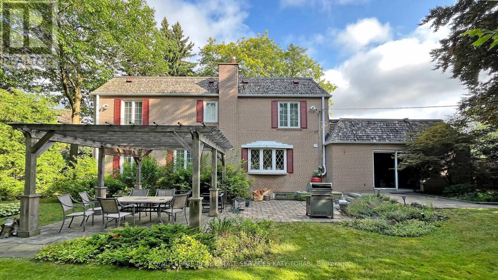












31 SAINTFIELD AVENUE

,
Toronto,




Ontario
M3C2M7


