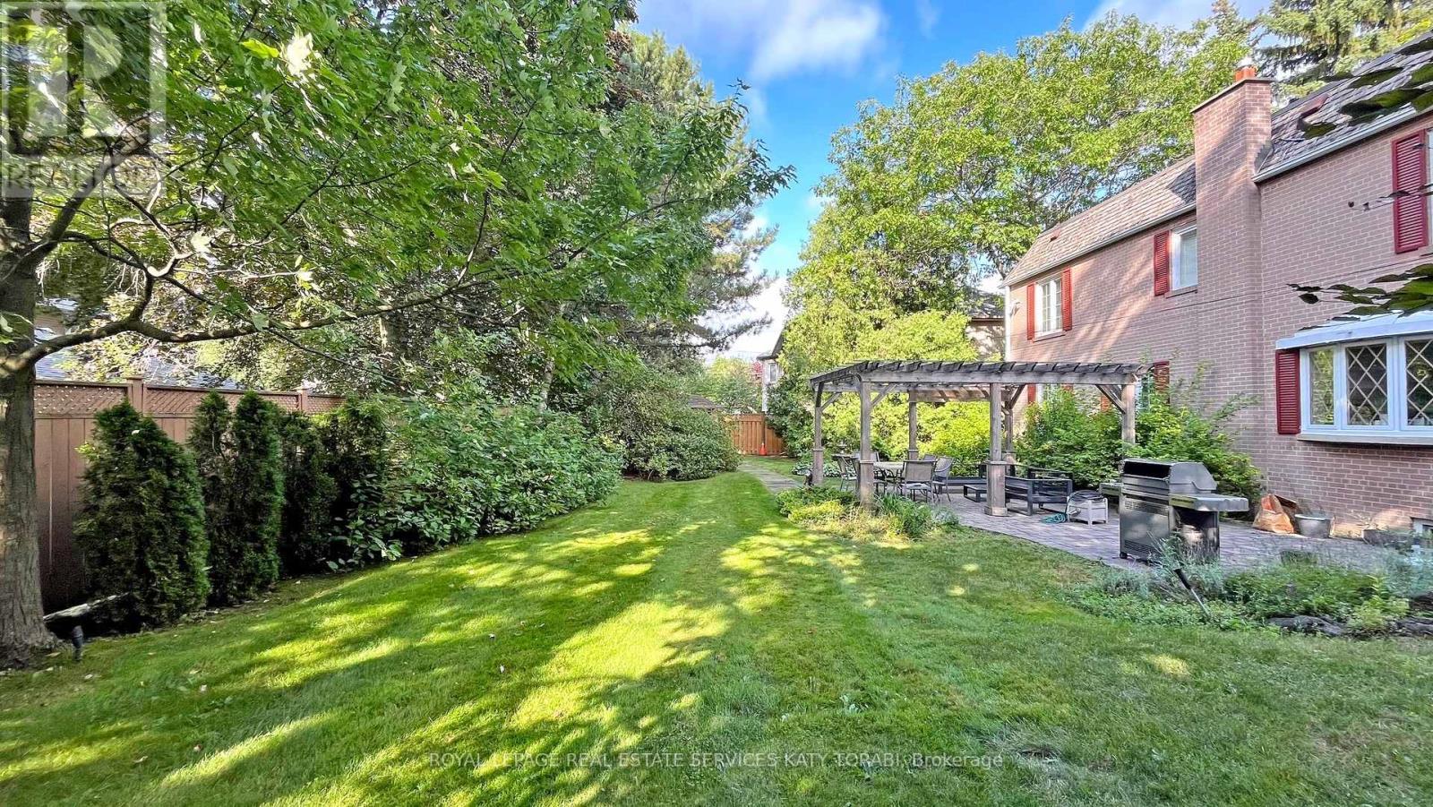 












31 SAINTFIELD AVENUE

,
Toronto,




Ontario
M3C2M7

