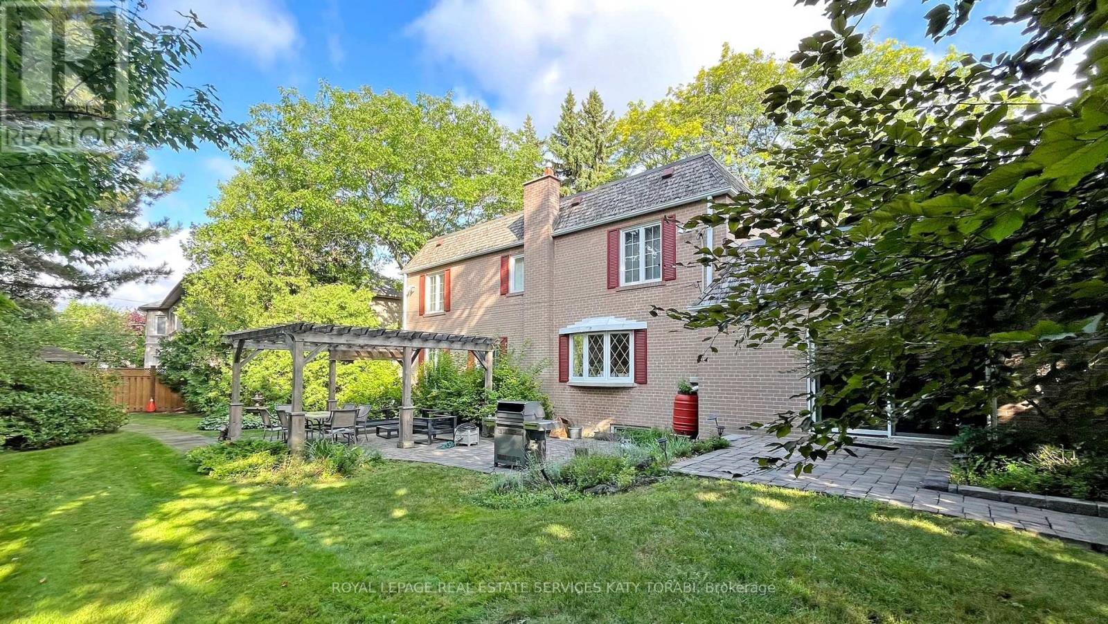 












31 SAINTFIELD AVENUE

,
Toronto,




Ontario
M3C2M7

