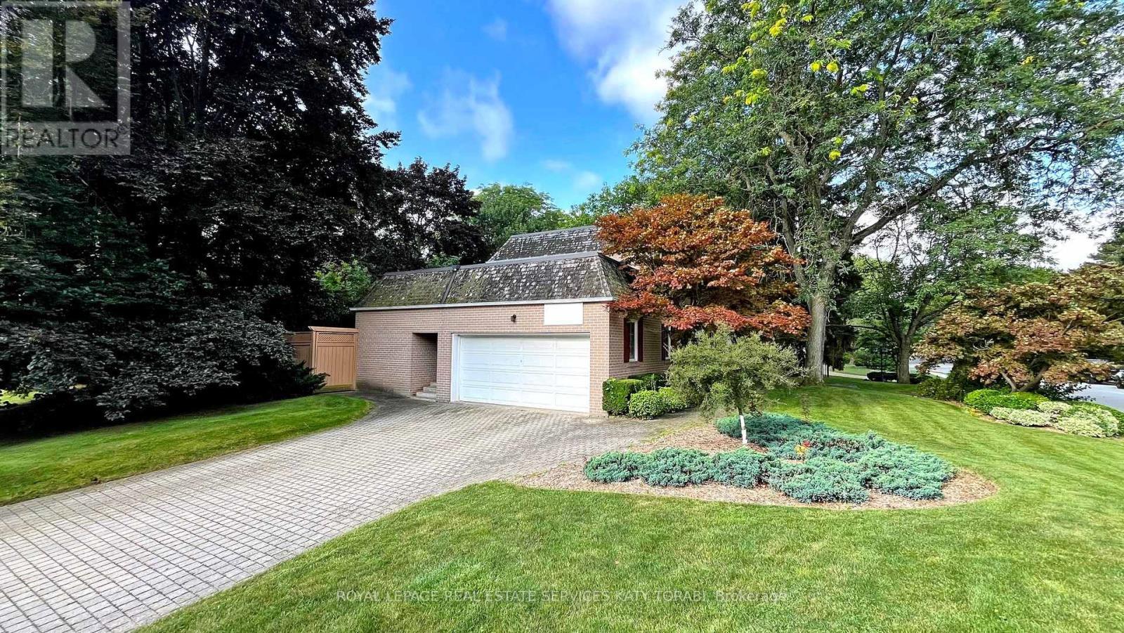 












31 SAINTFIELD AVENUE

,
Toronto,




Ontario
M3C2M7

