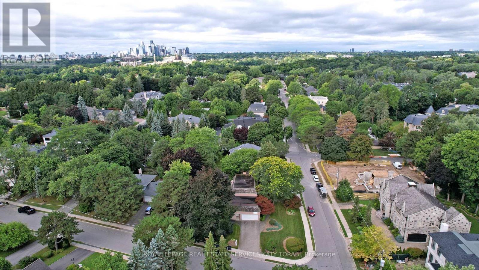 












31 SAINTFIELD AVENUE

,
Toronto,




Ontario
M3C2M7

