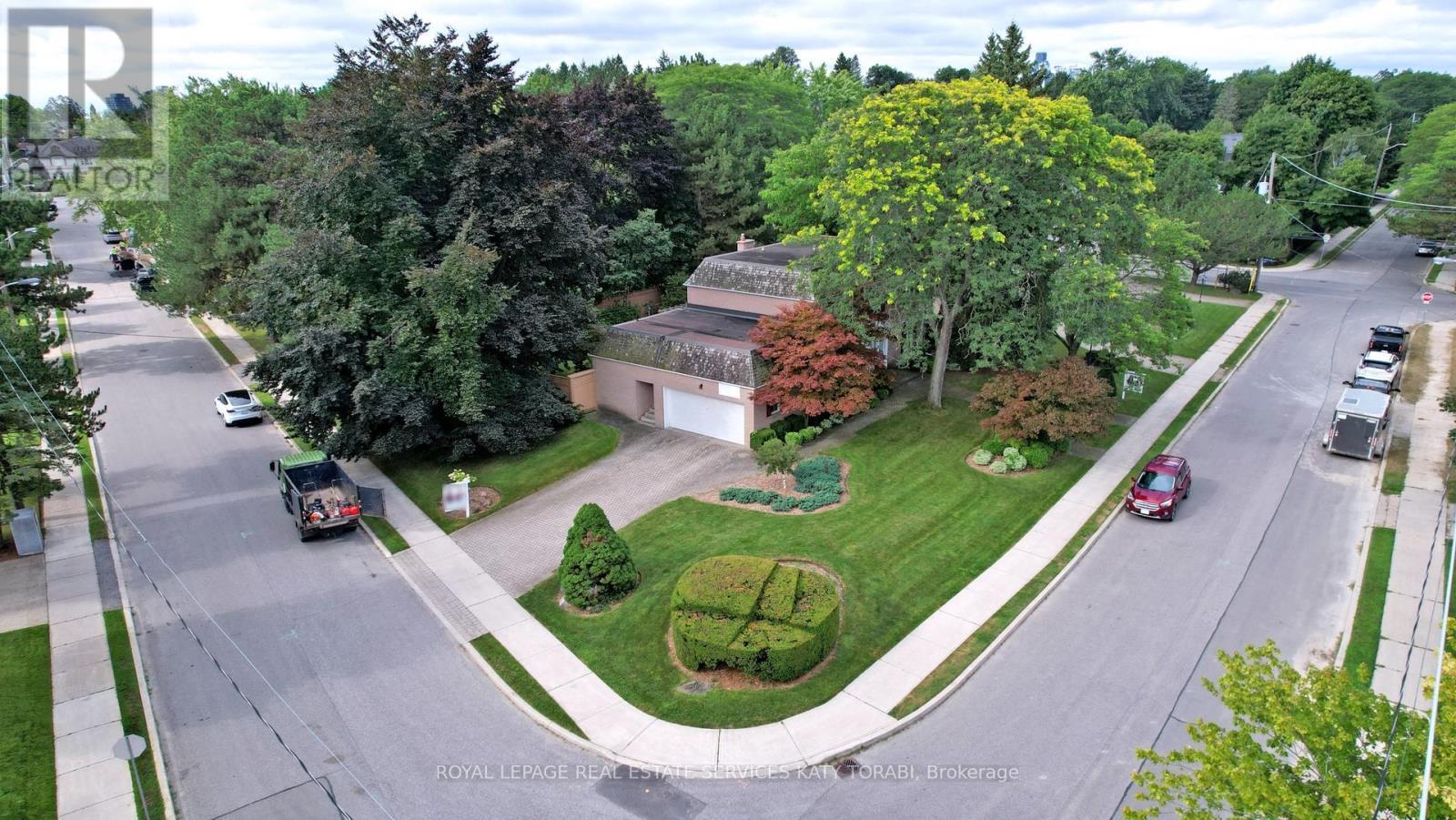 












31 SAINTFIELD AVENUE

,
Toronto,




Ontario
M3C2M7


