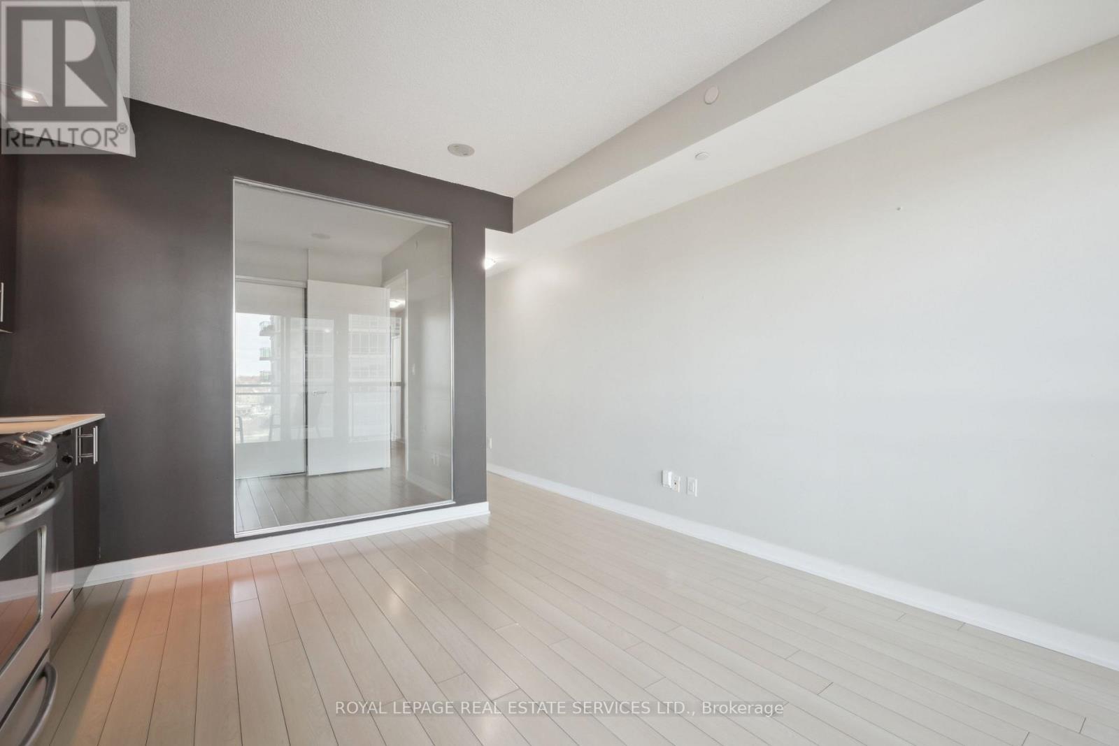 












923 - 165 LEGION ROAD N

,
Toronto,




Ontario
M8Y0B3

