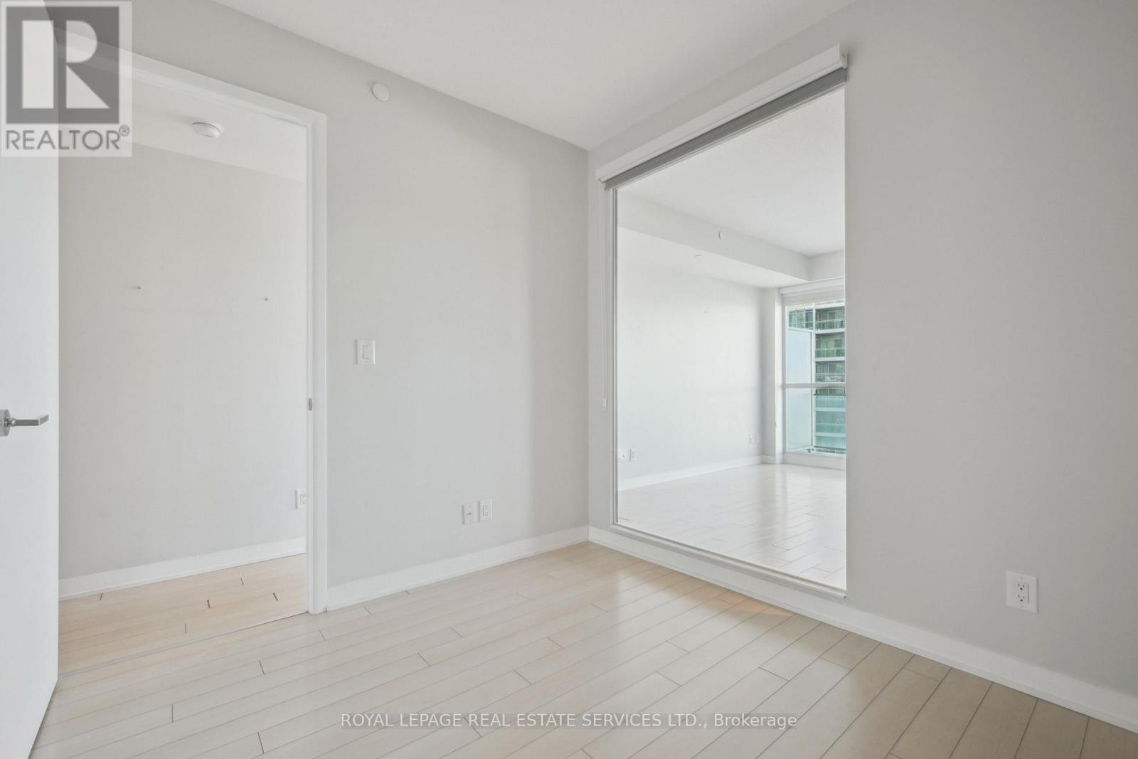 












923 - 165 LEGION ROAD N

,
Toronto,




Ontario
M8Y0B3

