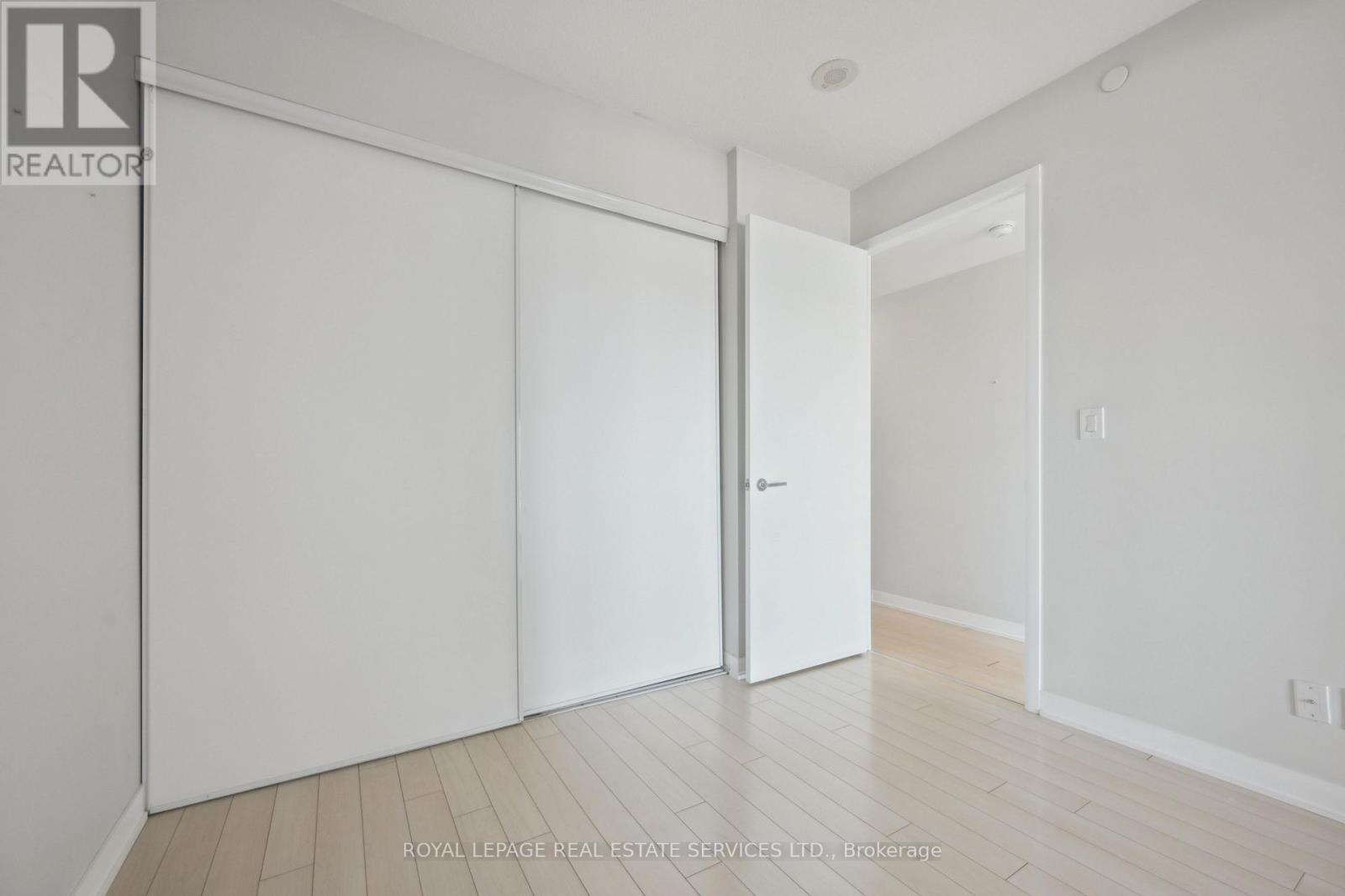 












923 - 165 LEGION ROAD N

,
Toronto,




Ontario
M8Y0B3

