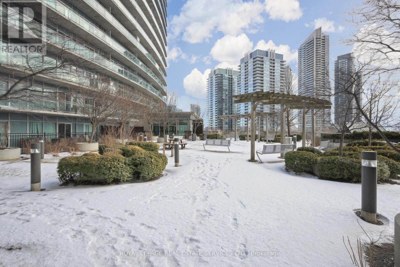 












923 - 165 LEGION ROAD N

,
Toronto,




Ontario
M8Y0B3


