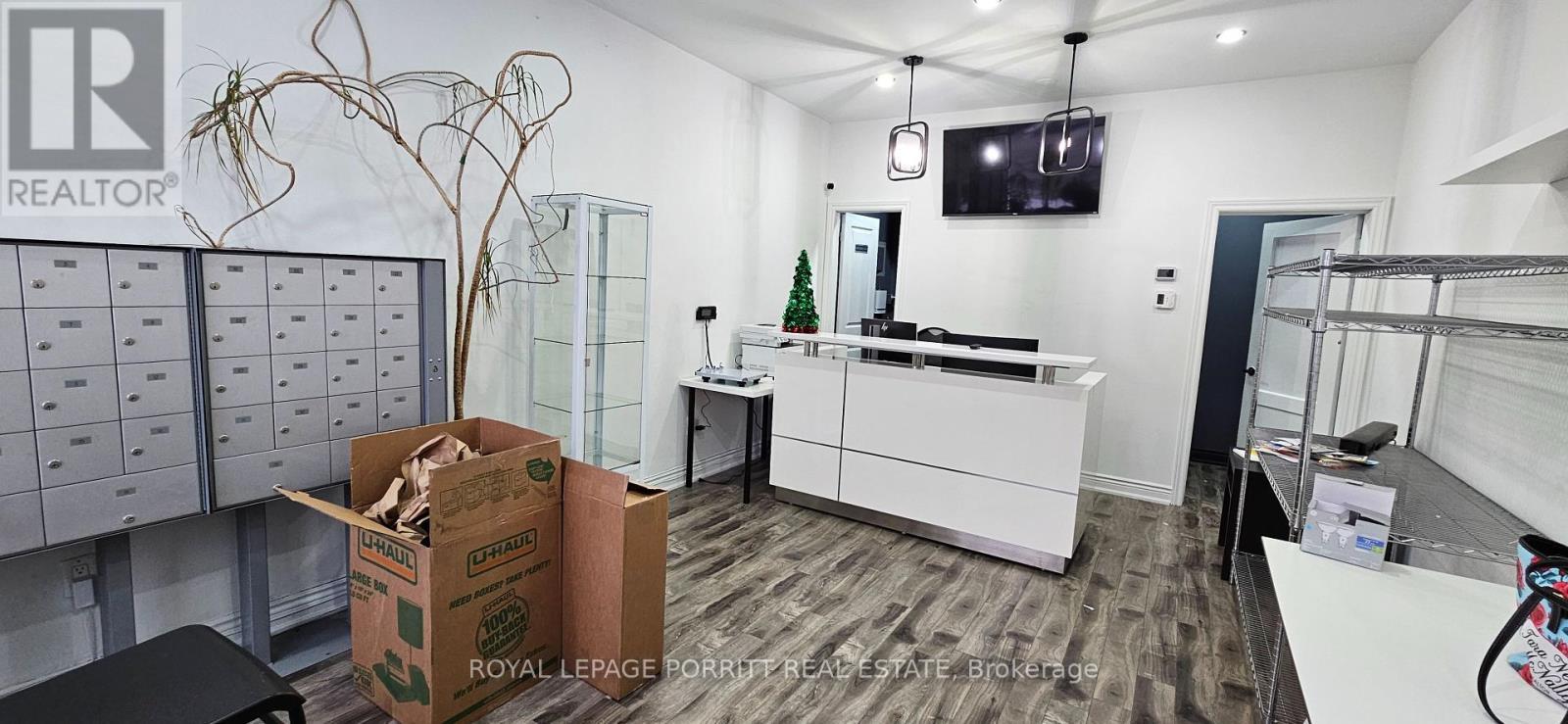 












STORE - 333 SILVERTHORN AVENUE

,
Toronto,




Ontario
M6N3K5

