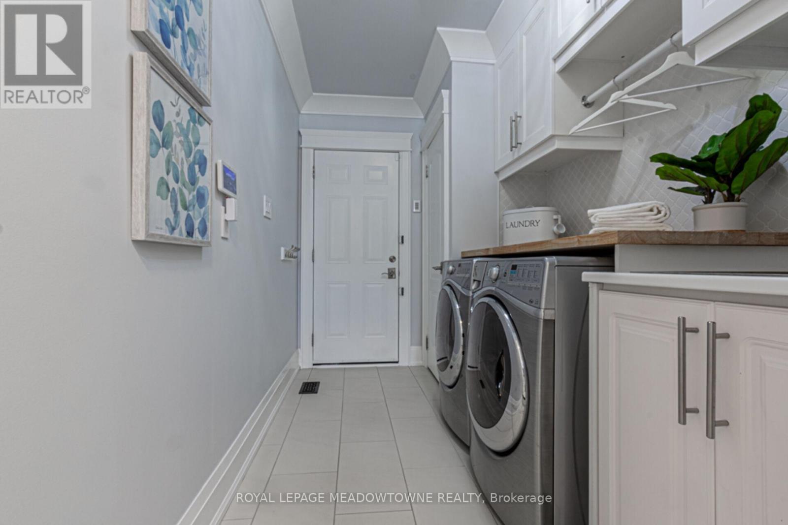 












729 WETTLAUFER TERRACE

,
Milton,




Ontario
L9T8M8

