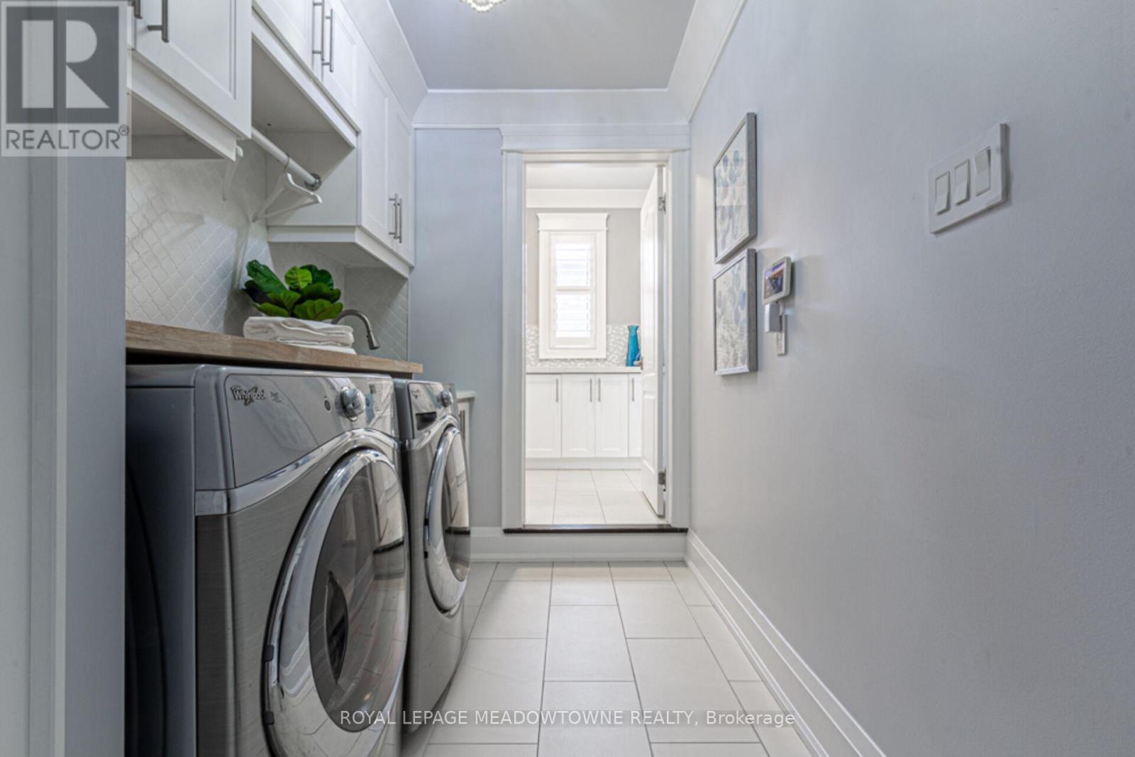 












729 WETTLAUFER TERRACE

,
Milton,




Ontario
L9T8M8

