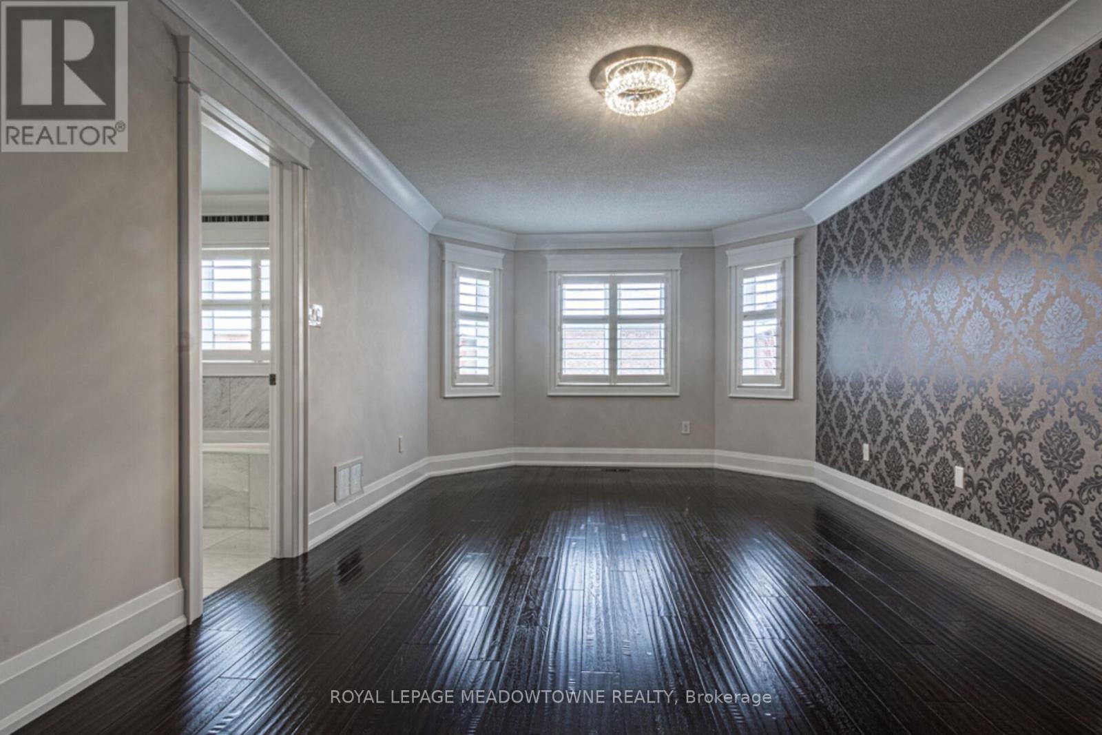 












729 WETTLAUFER TERRACE

,
Milton,




Ontario
L9T8M8

