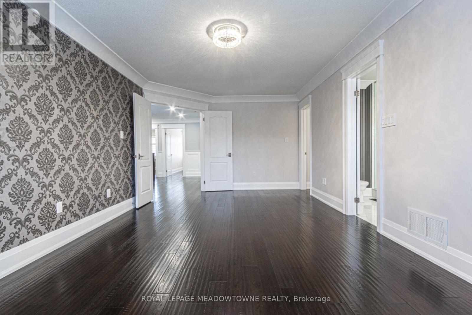 












729 WETTLAUFER TERRACE

,
Milton,




Ontario
L9T8M8

